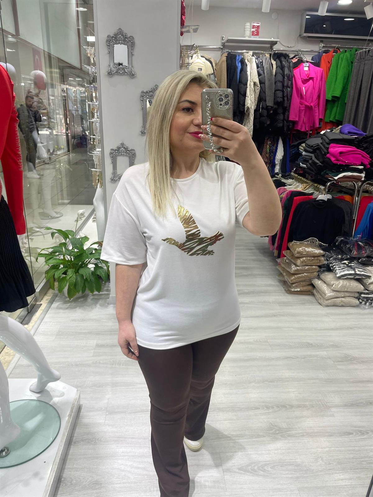 Beyaz Üzeri Gold Kuş Desenli Tişört · 8