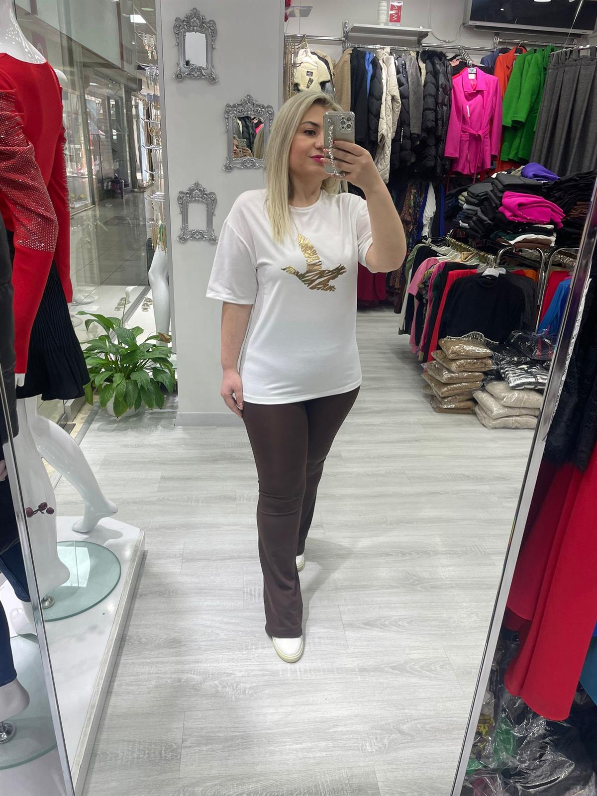 Beyaz Üzeri Gold Kuş Desenli Tişört · 3