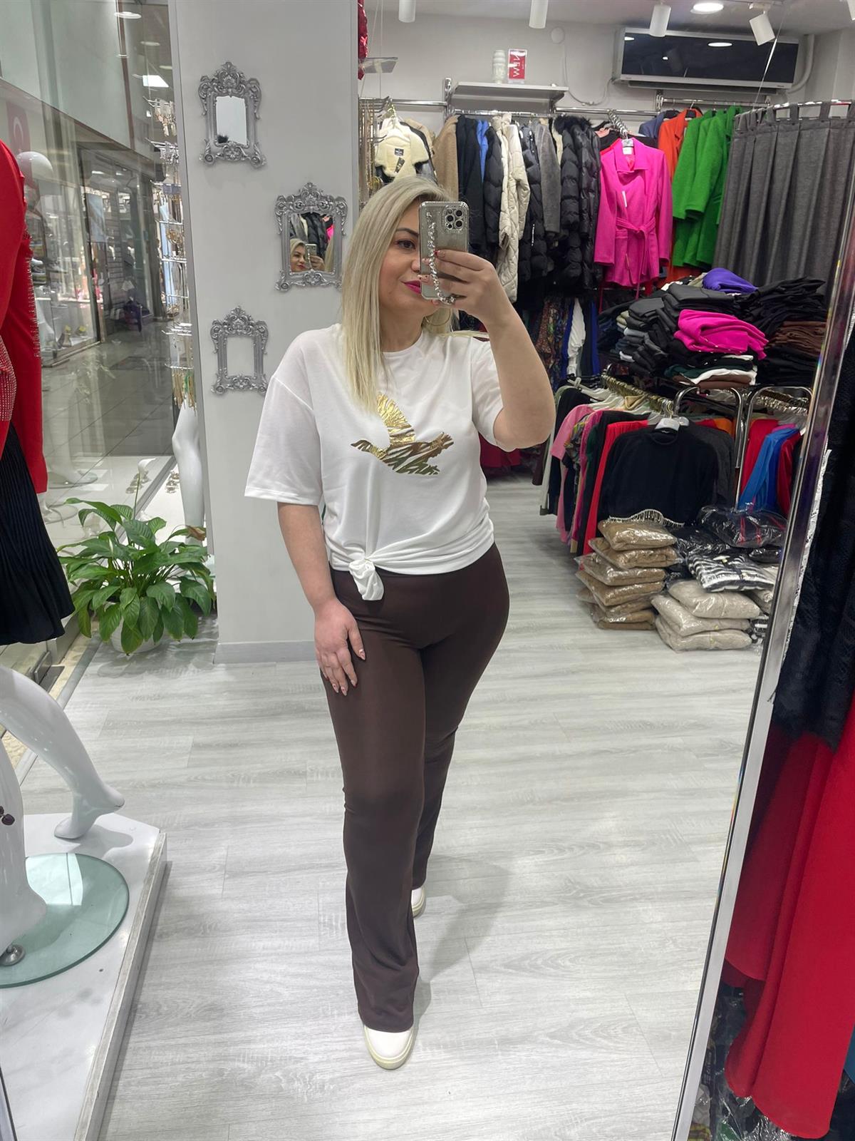 Beyaz Üzeri Gold Kuş Desenli Tişört · 7