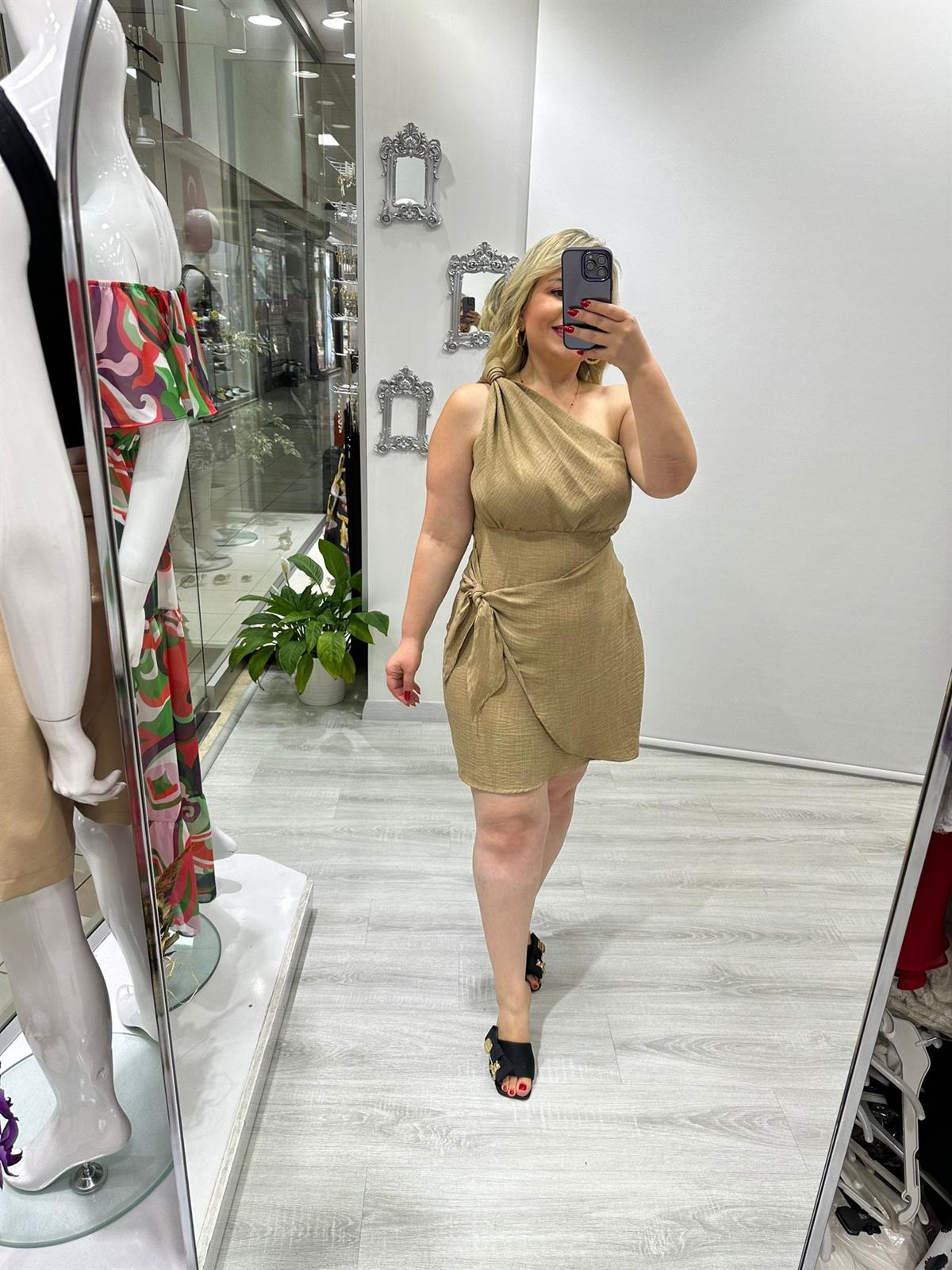 Camel Tek Omuz Düğümlü Keten Elbise · 2