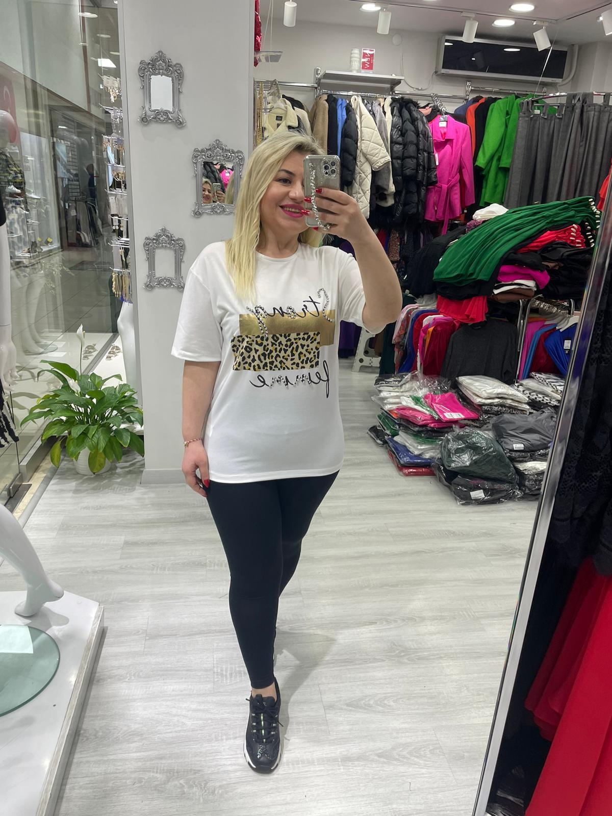 Ekru Femme Taşlı Yazılı Tişört · 2