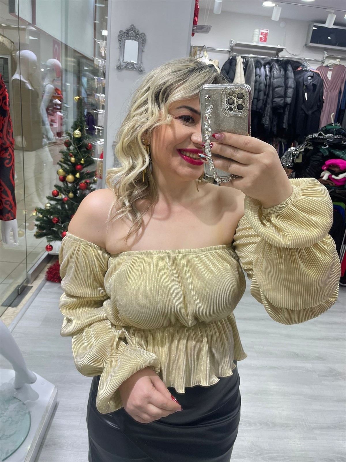 Gold Tasarım Kol Detaylı Crop Bluz · 4