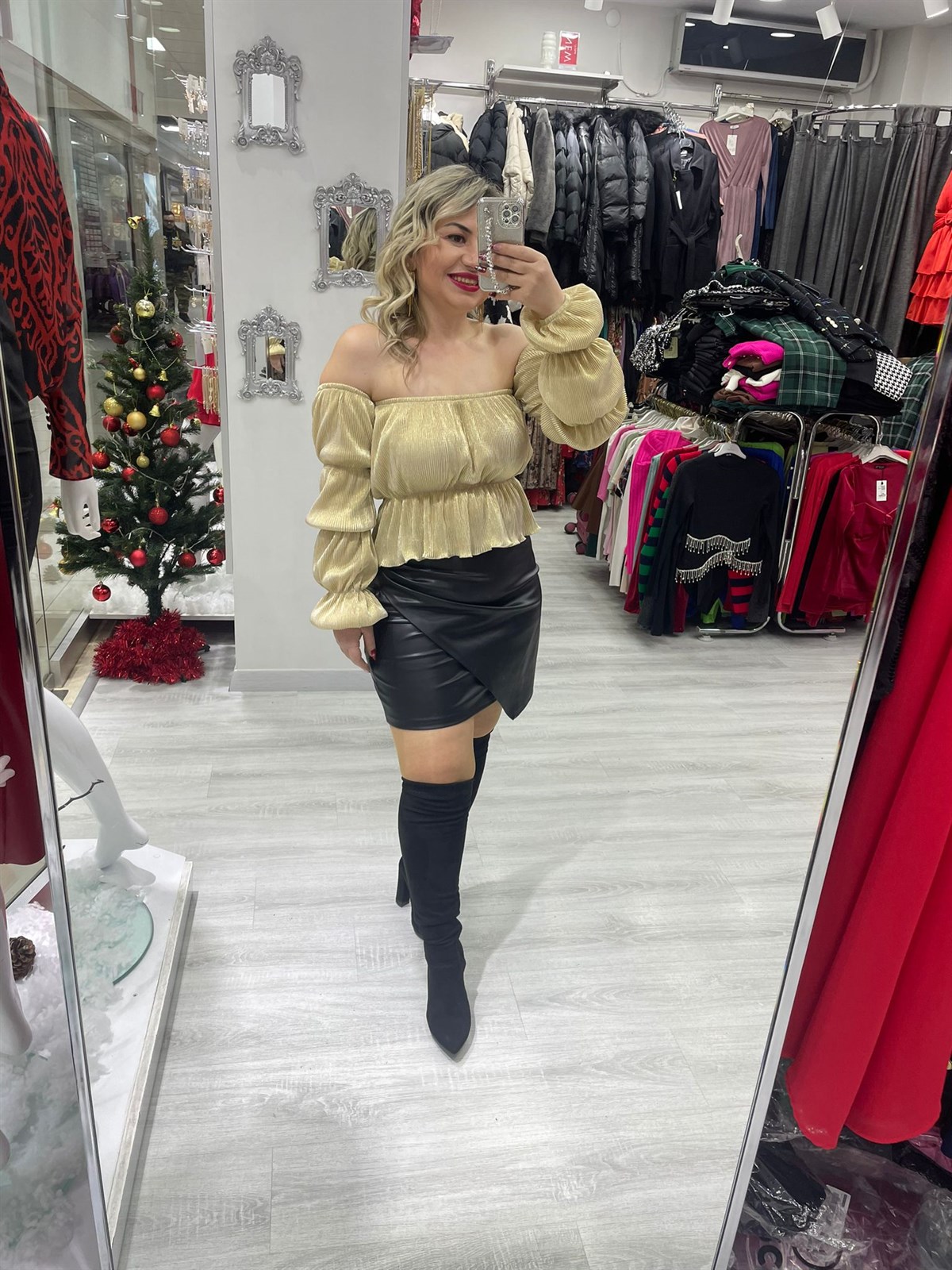 Gold Tasarım Kol Detaylı Crop Bluz · 2