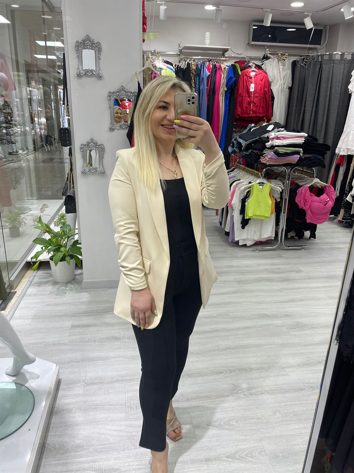 Kadın Bej Rengi   Kol Büzgülü Blazer Ceket 
