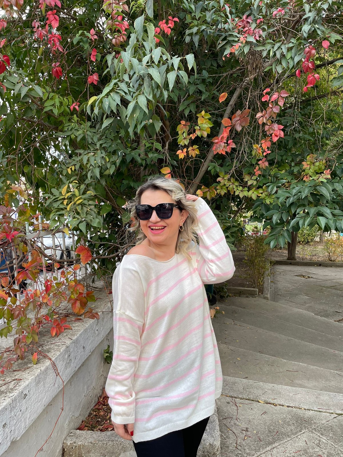 Kadın İnce Salaş Ekru Üzeri Pembe Çizgili Triko · 2