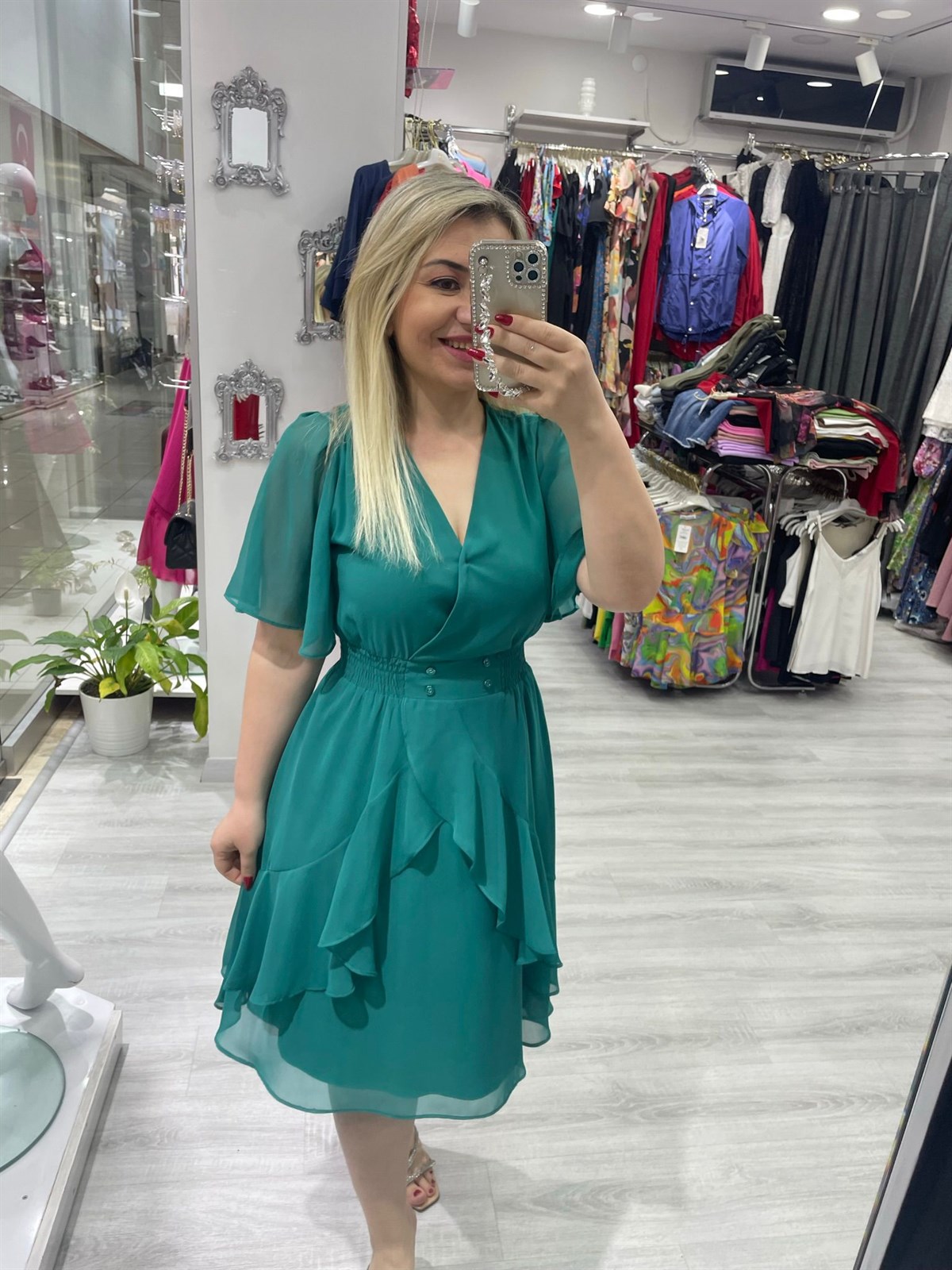 Kadın Meloni Beli Düğme Detaylı Beli Lastikli Yeşil  Şifon Elbise · 5