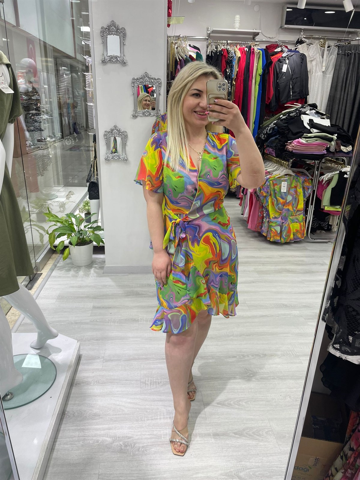 Kadın Mimoza Yandan Bağcıklı Gökkuşağı Şifon Elbise · 3