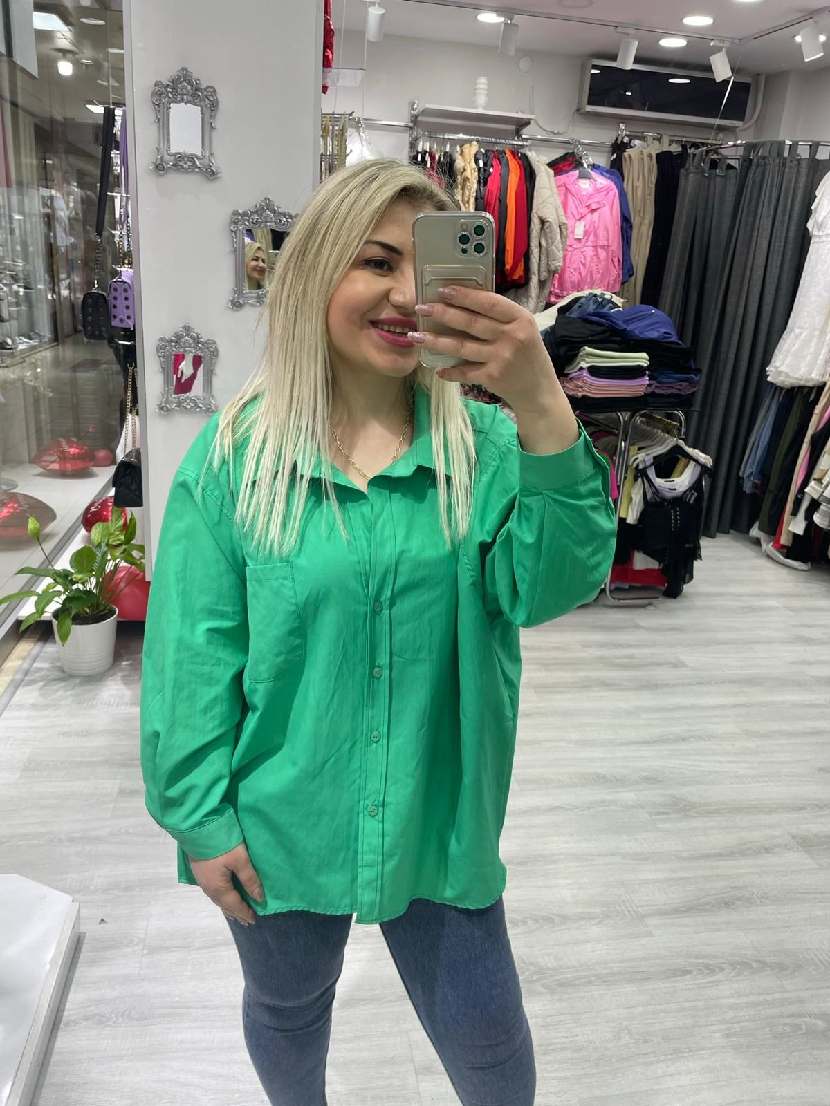 Kadın Poplin Kumaş Oversize Düşük Omuzlu Yeşil Gömlek · 2