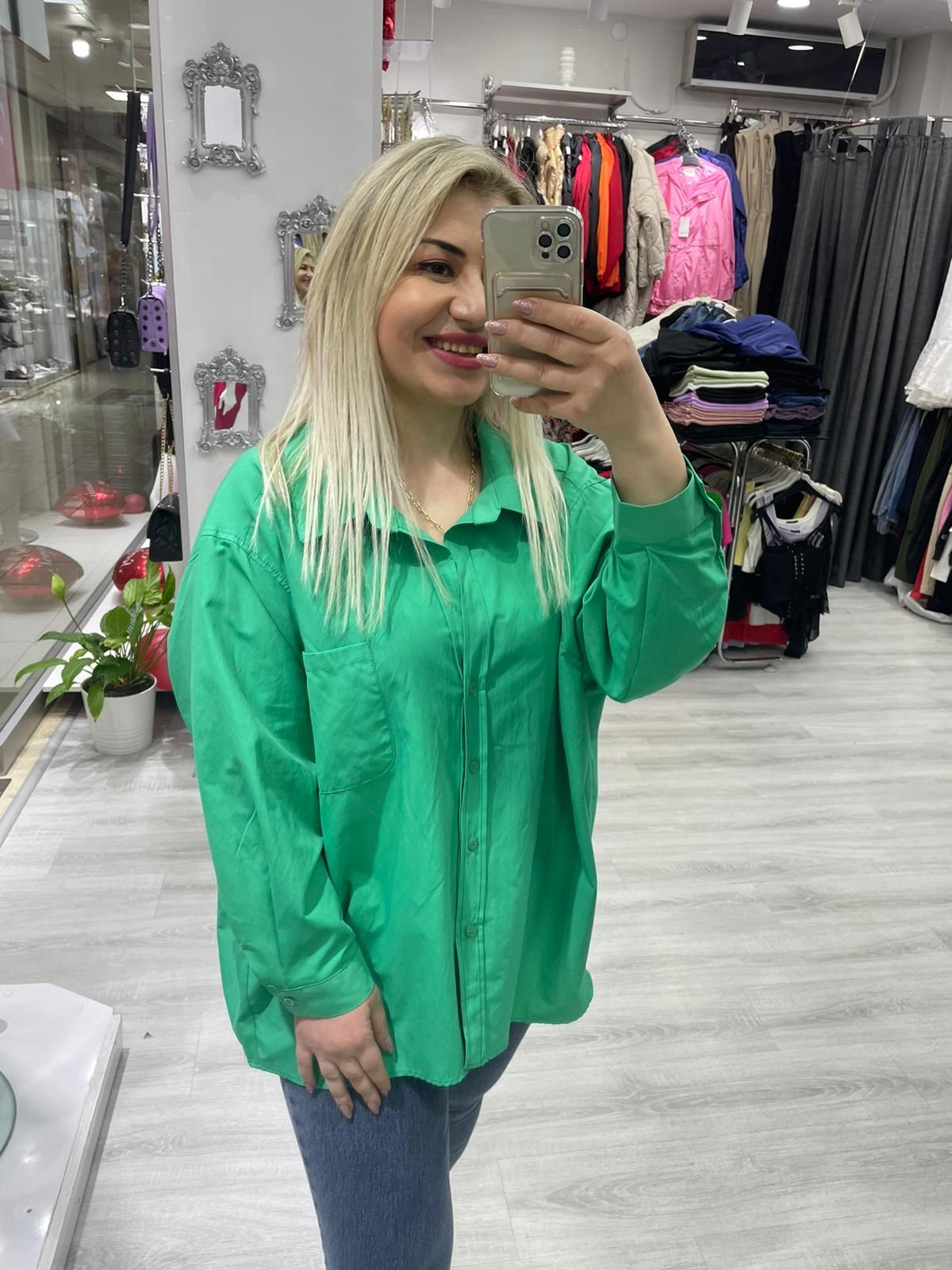 Kadın Poplin Kumaş Oversize Düşük Omuzlu Yeşil Gömlek · 4