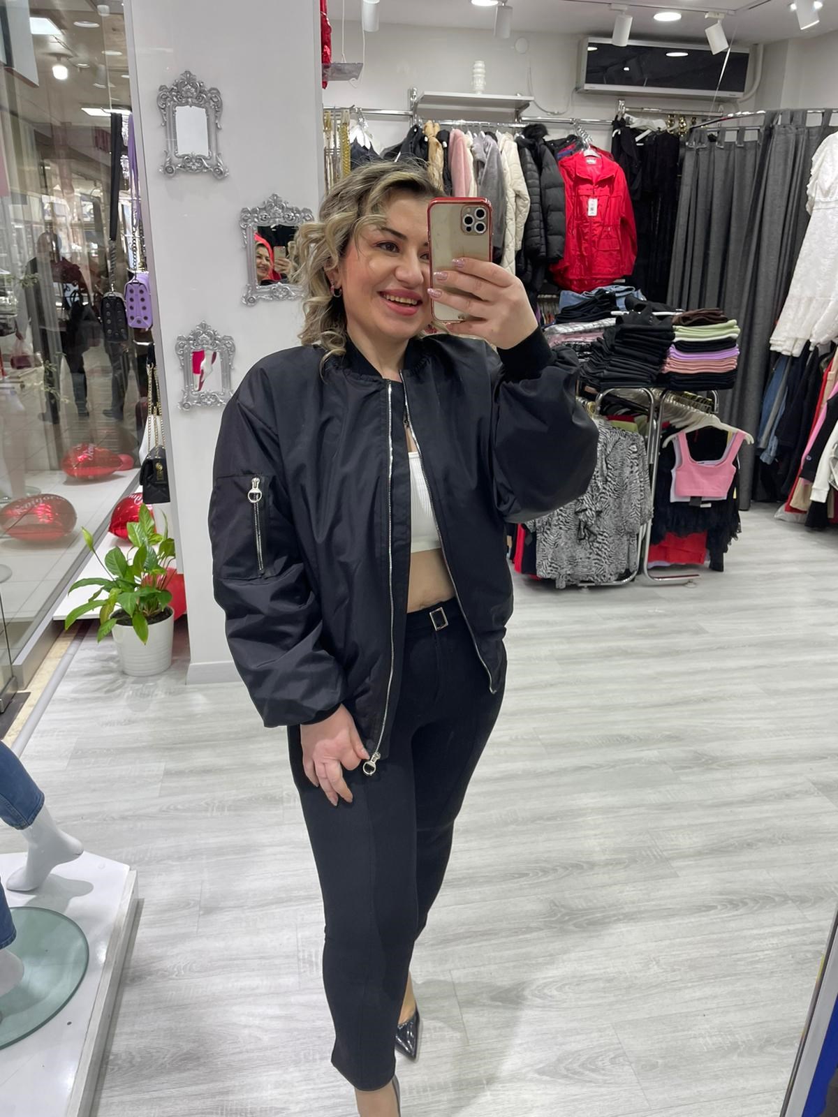 Kadın Siyah Ribanalı Spor Kapitone Mont · 2