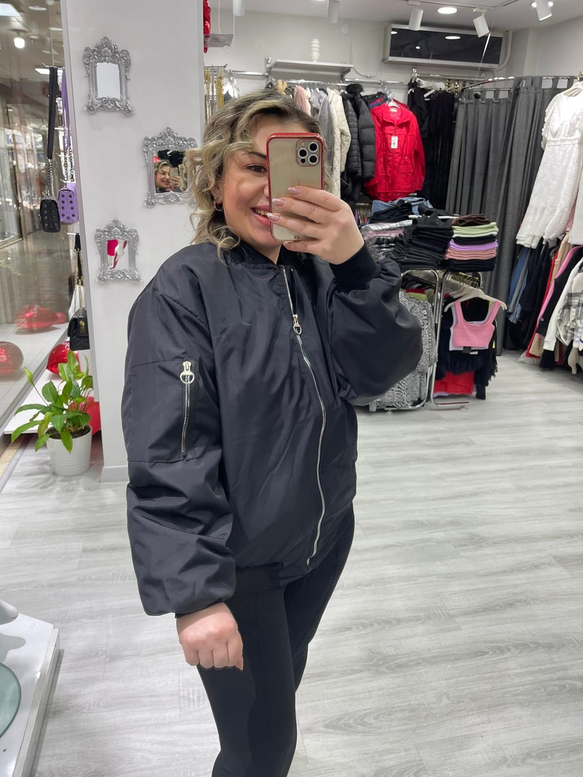 Kadın Siyah Ribanalı Spor Kapitone Mont · 4
