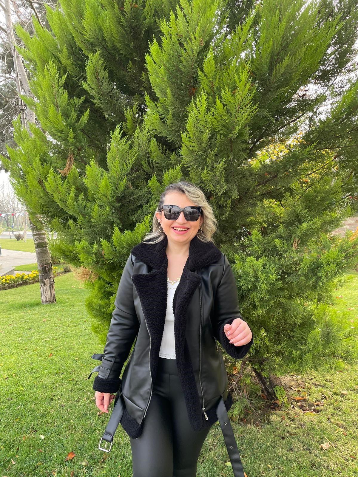 Kadın Tasarım Siyah Deri Siyah  Kürk Detaylı Mont · 2