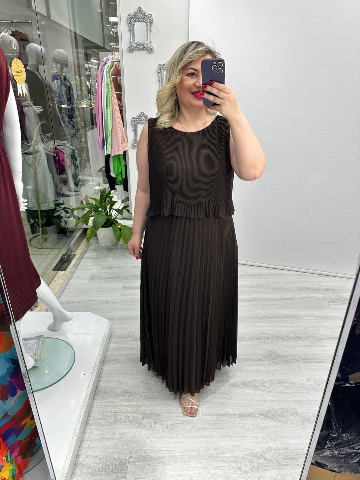 Kahverengi Premium Piliseli 2 Katlı Kolsuz Uzun Şifon Elbise stp 26y2621