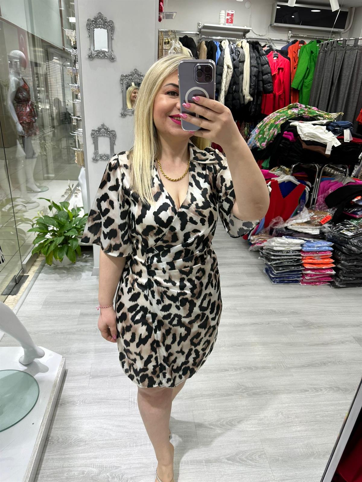 Leopar Desenli Kısa Kollu Saten Elbise · 2