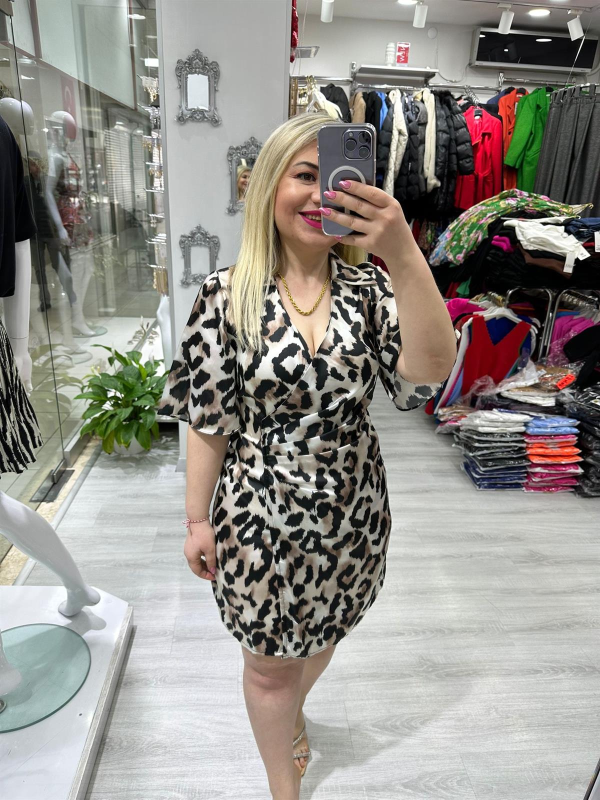 Leopar Desenli Kısa Kollu Saten Elbise · 4