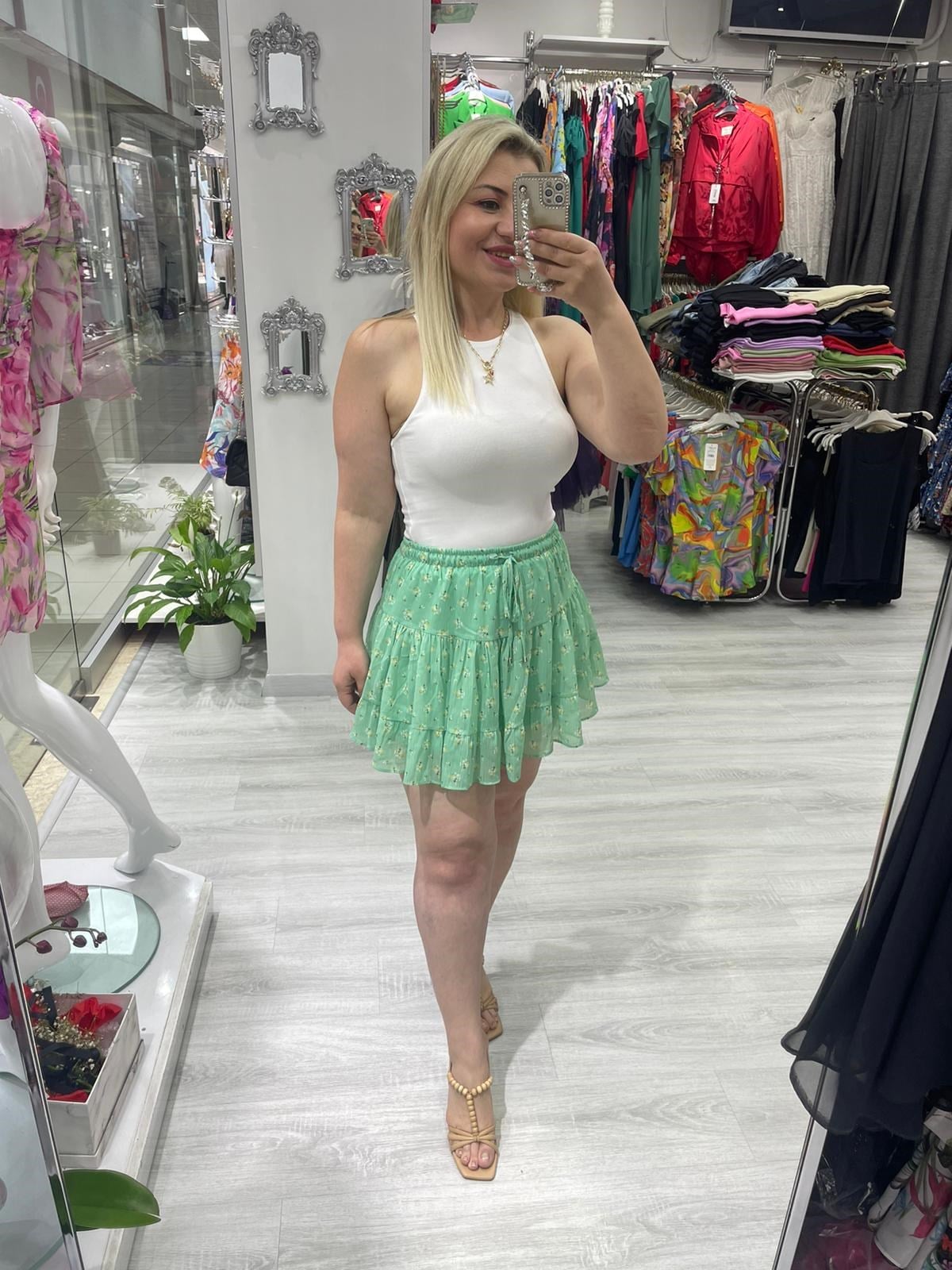 Mint Yeşili Şifon Üzeri Çiçekli  Mini Etek 