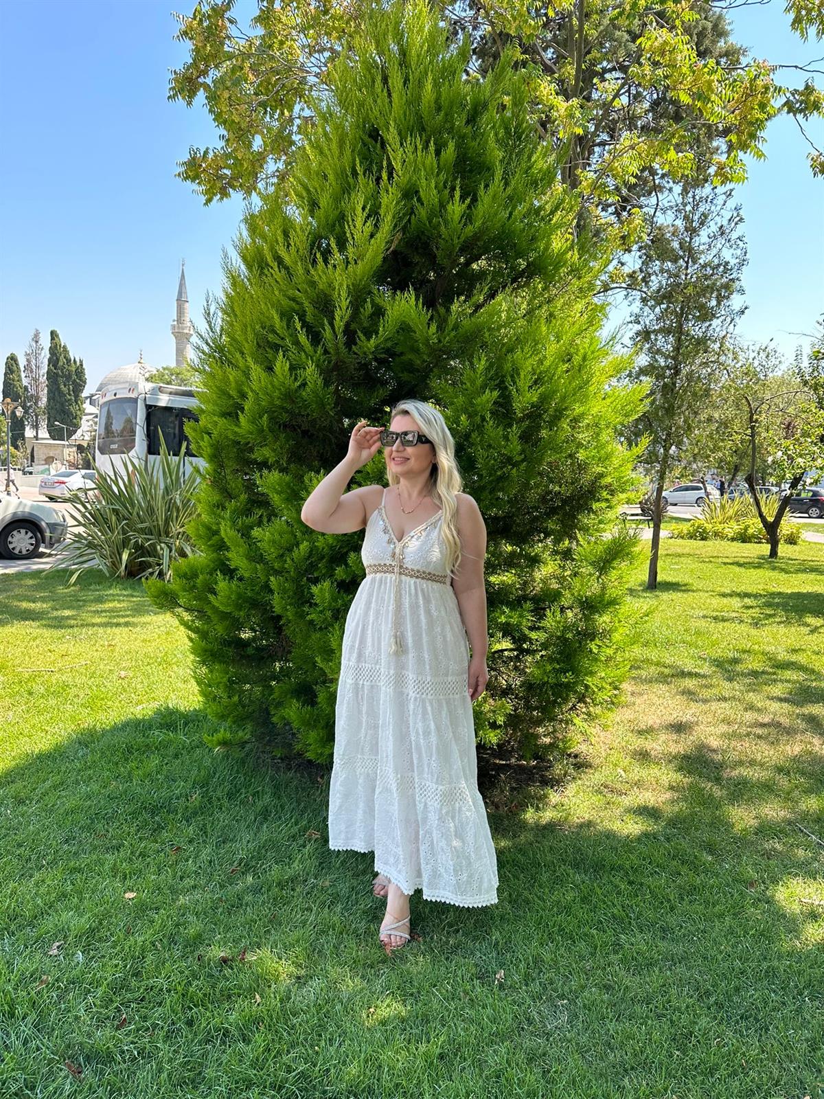 Özel Koleksiyon Beyaz Fisto İp Askılı Elbise · 3