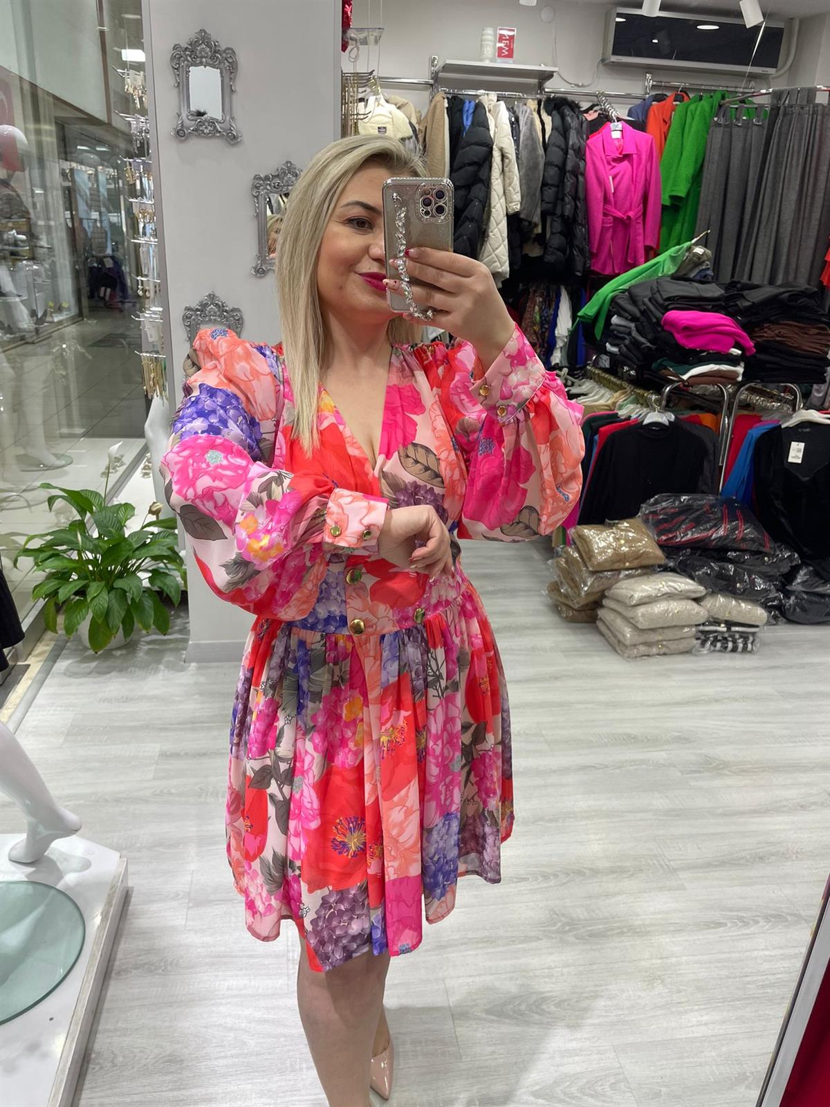 Pembe Çiçek Desenli Bornoz Model Gold Düğmeli Şifon Elbise · 6