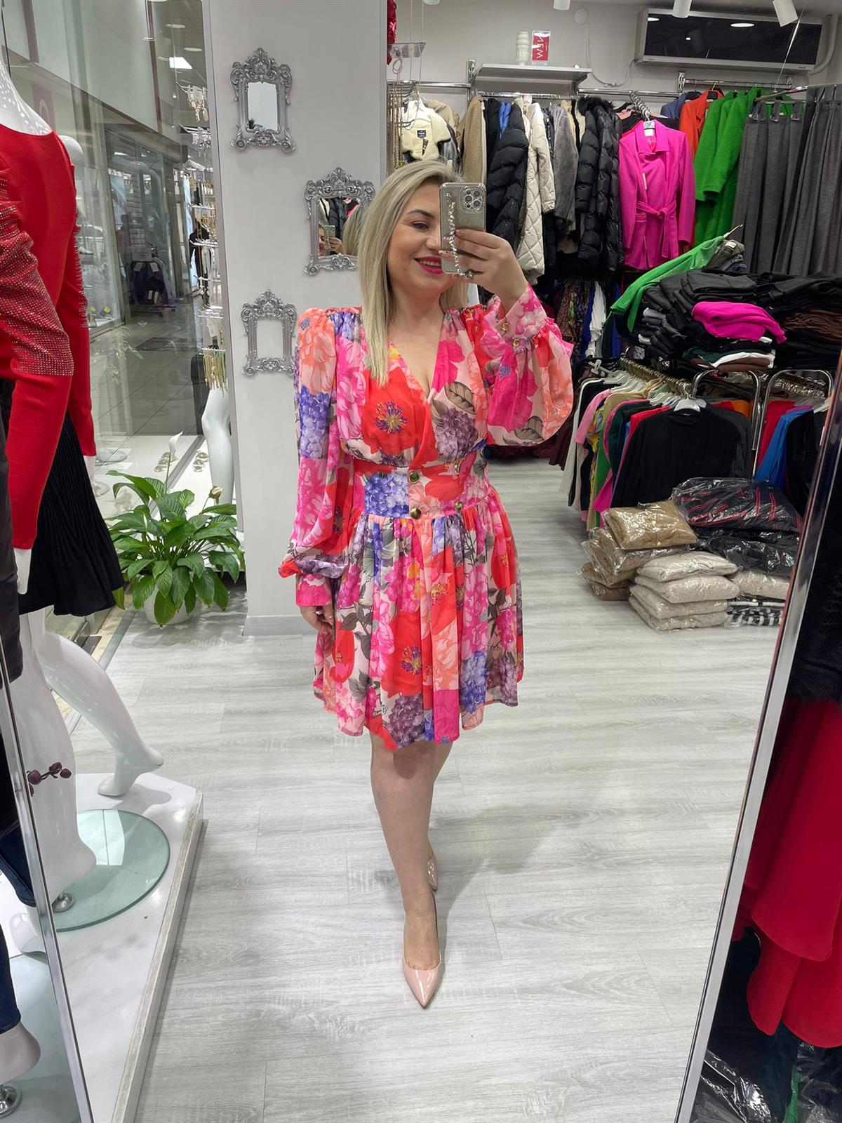 Pembe Çiçek Desenli Bornoz Model Gold Düğmeli Şifon Elbise · 8