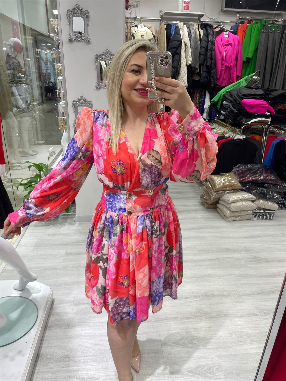 Pembe Çiçek Desenli Bornoz Model Gold Düğmeli Şifon Elbise · 5
