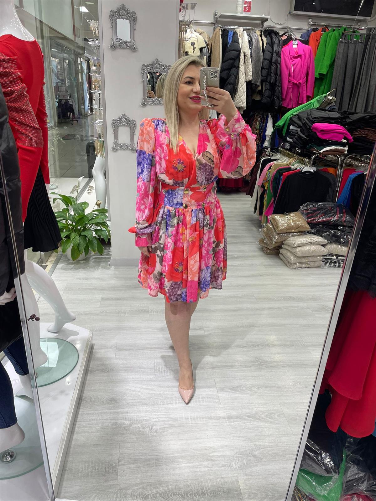Pembe Çiçek Desenli Bornoz Model Gold Düğmeli Şifon Elbise · 3