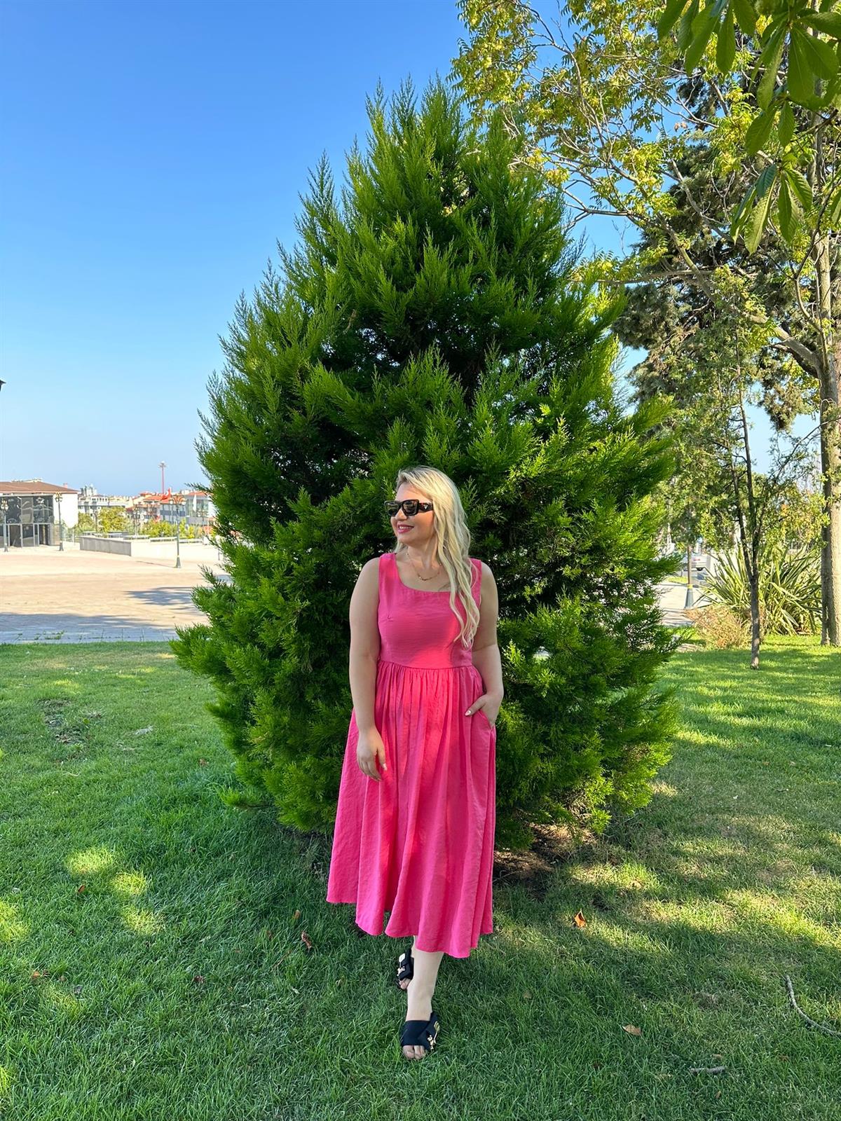 Pembe Kalın Askılı Tensel Kumaş Midi Elbise 