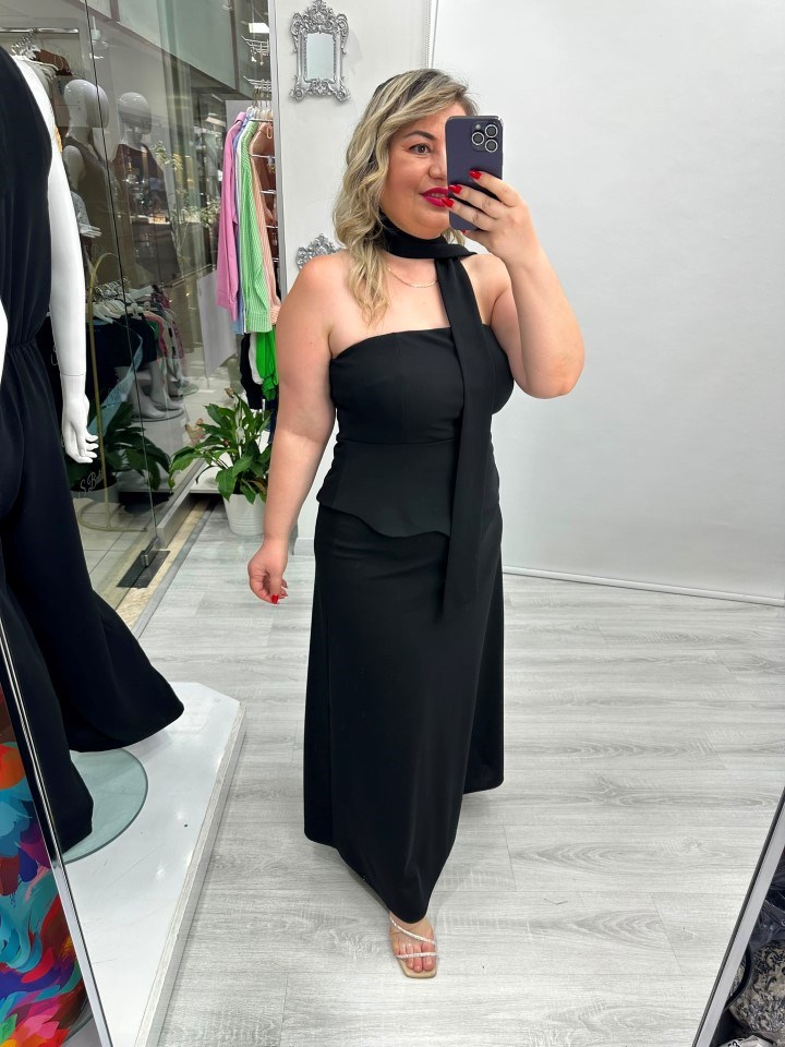 Premium Siyah Bluz Etek Fularlı Takım stp 26y7017