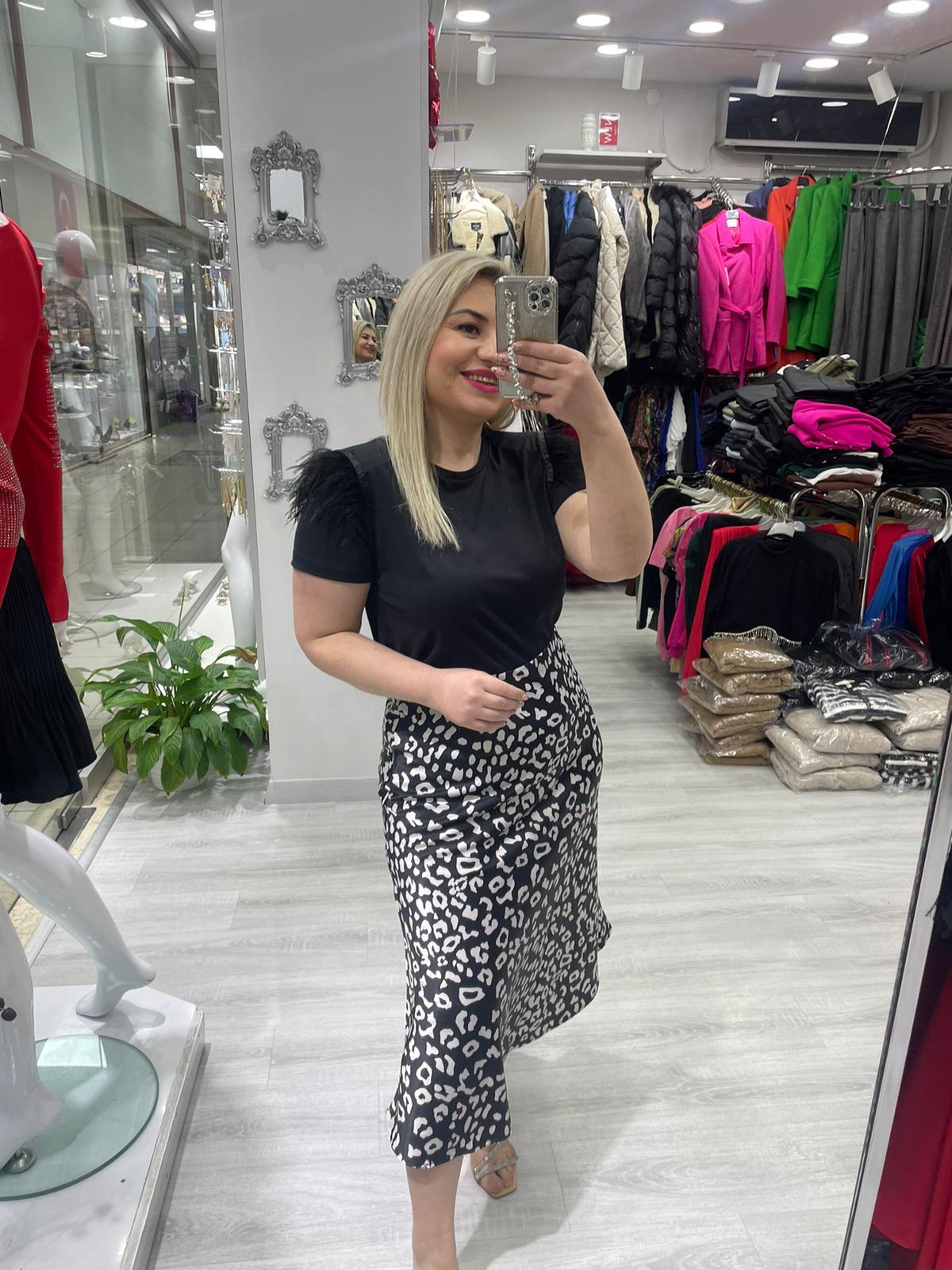 Siyah Beyaz Leopar Desenli Saten Etek · 5