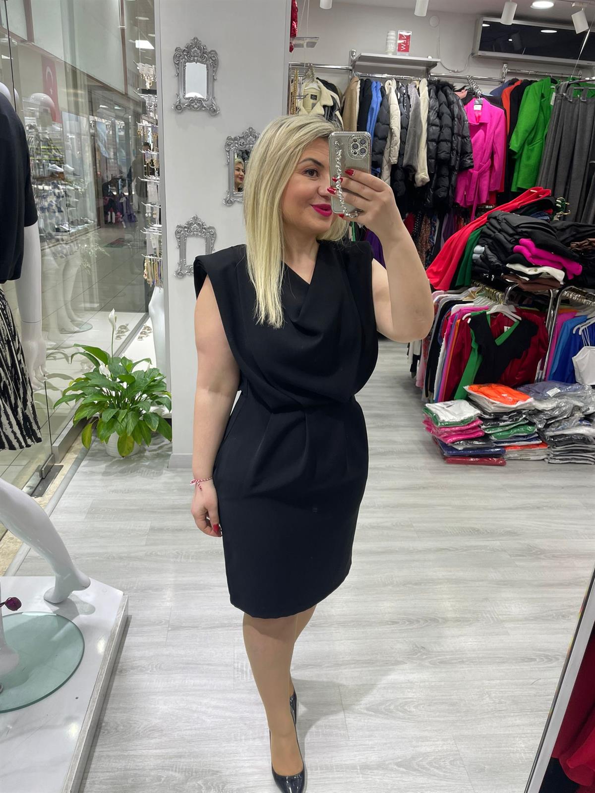 Siyah Degaje Yaka Kol Vatkalı Krep Elbise · 8