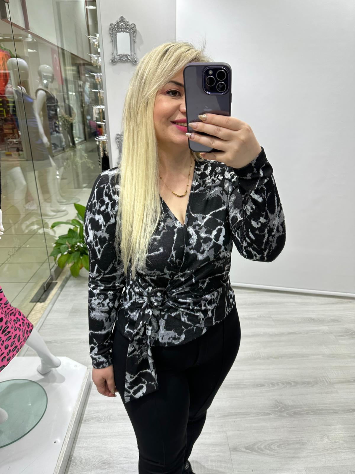 Siyah Gri Kruvaze Yaka Tokalı Bluz 5900