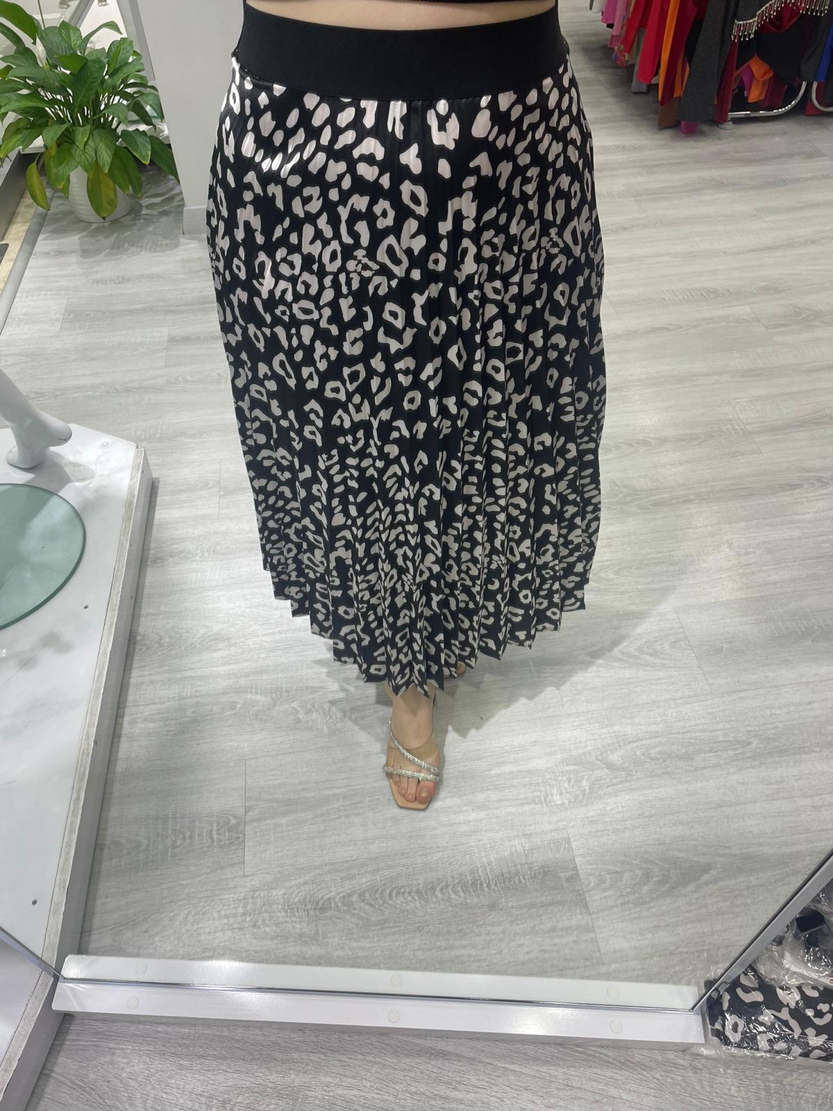 Siyah Leopar Desenli Piliseli Beli Lastikli Saten Etek · 3