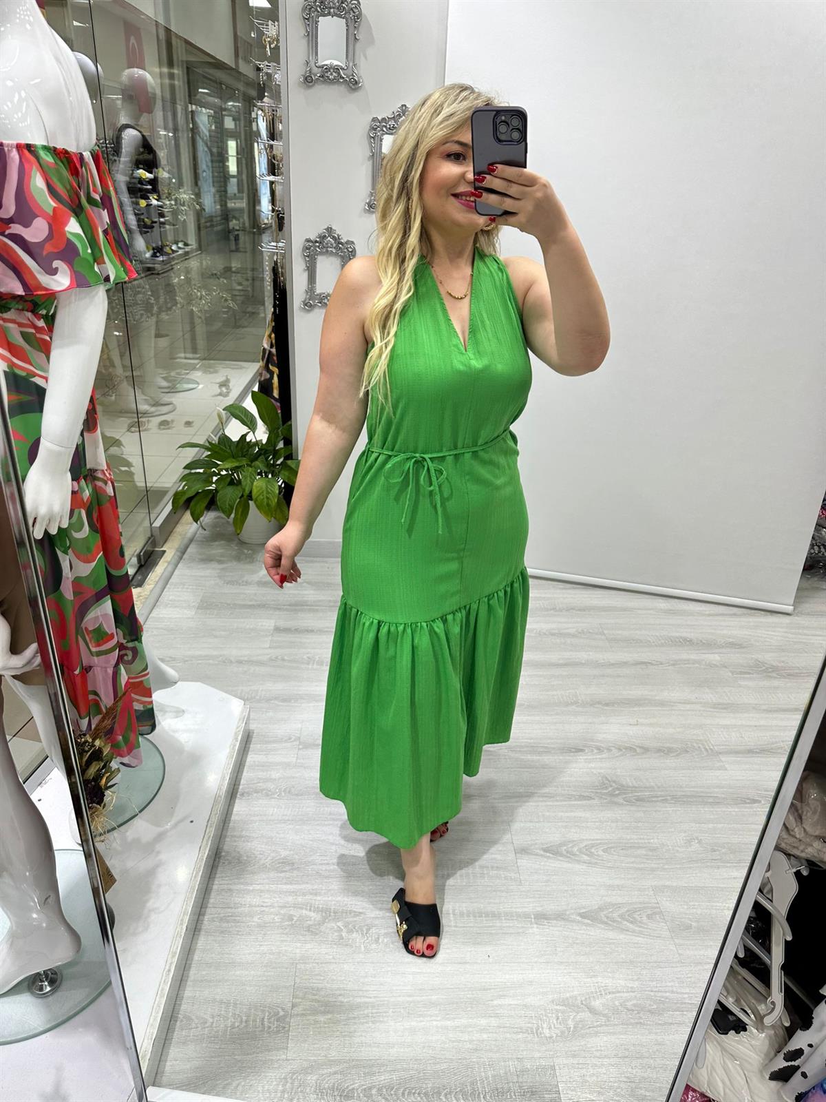 Yeşil Halter Yaka Büzgülü Detaylı Beli Bağlamalı Elbise · 5