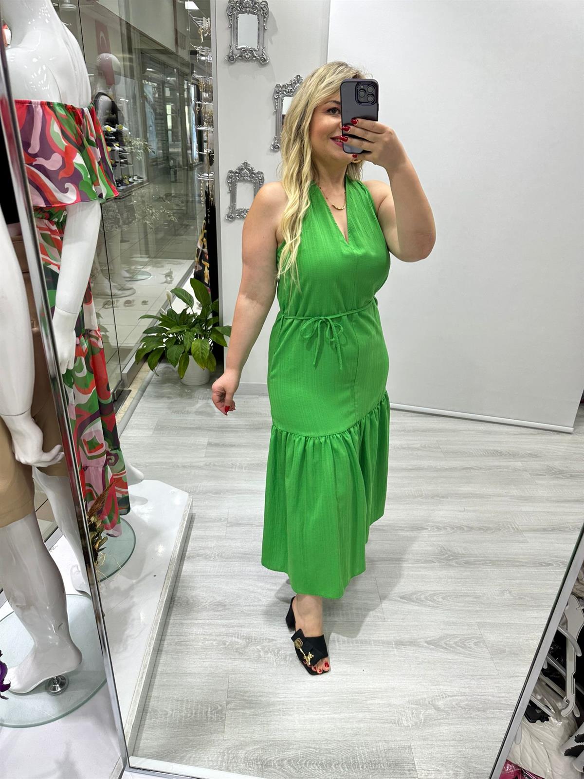 Yeşil Halter Yaka Büzgülü Detaylı Beli Bağlamalı Elbise · 3