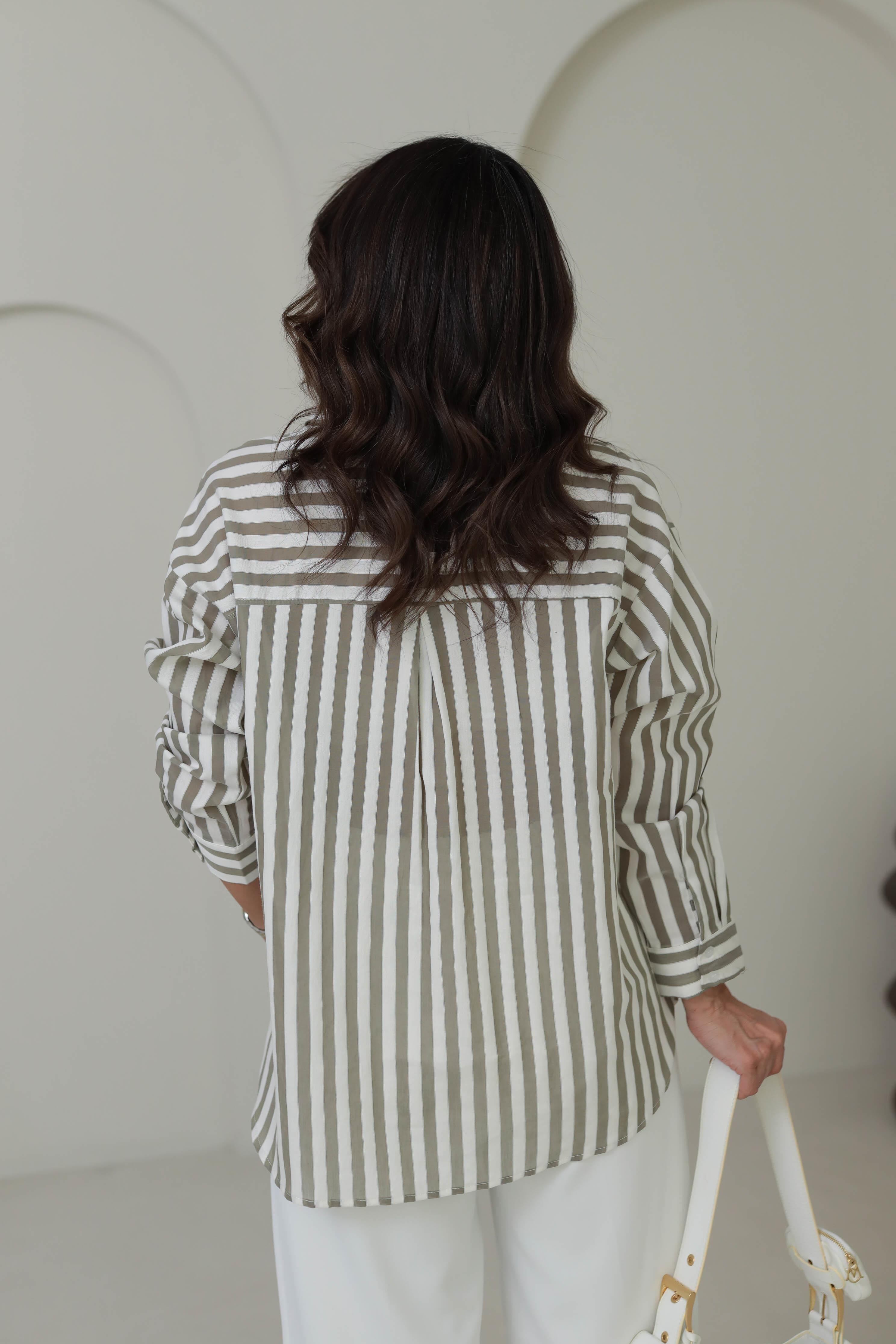 I}