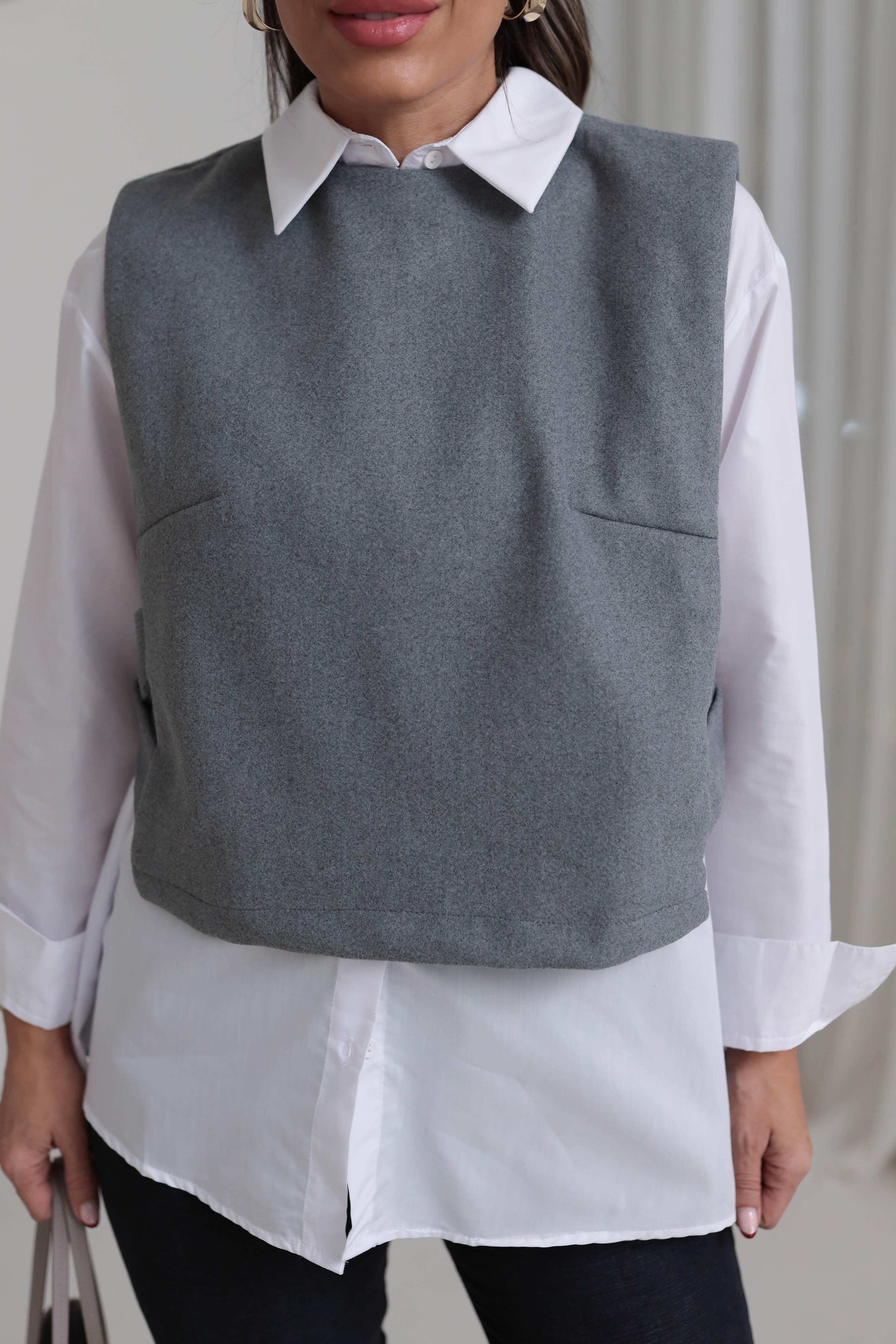 I}