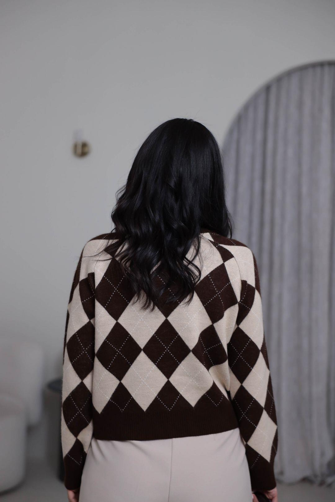 I}