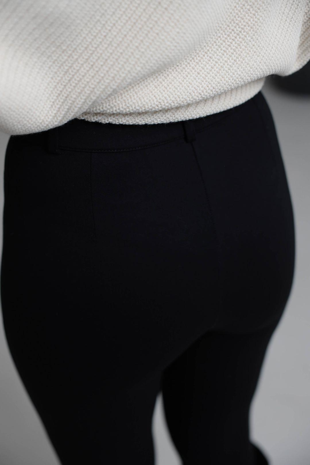 I}