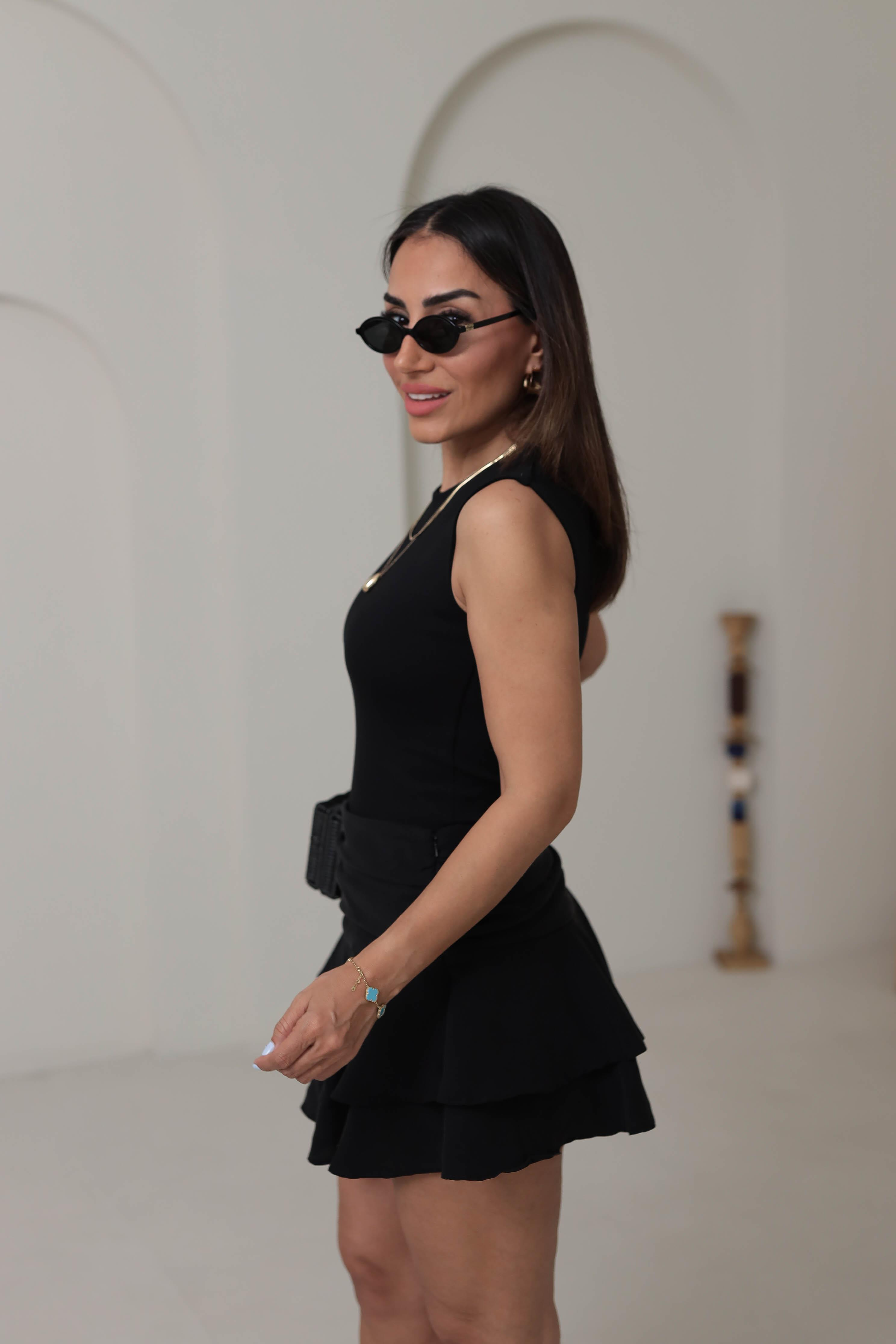 I}