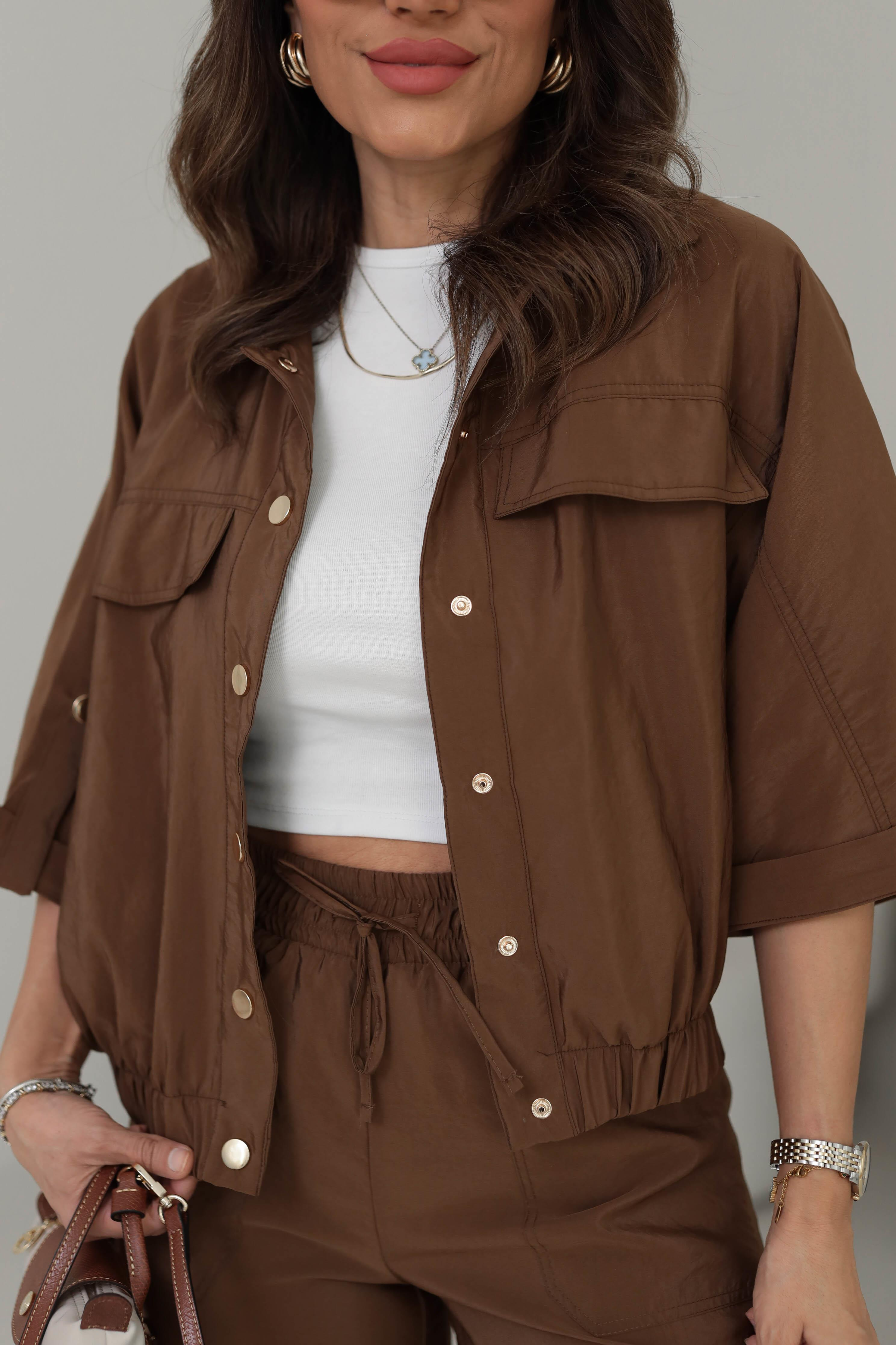 I}