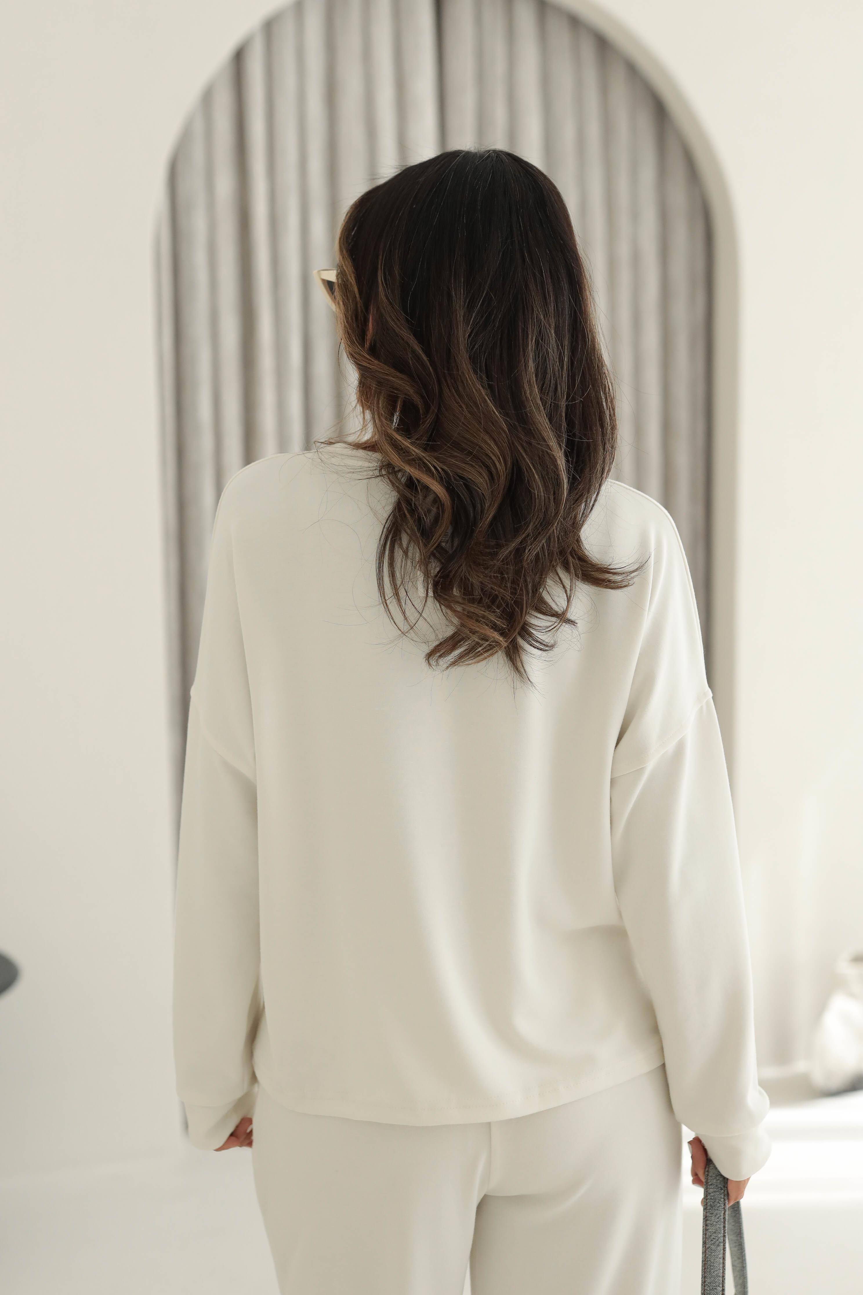 I}