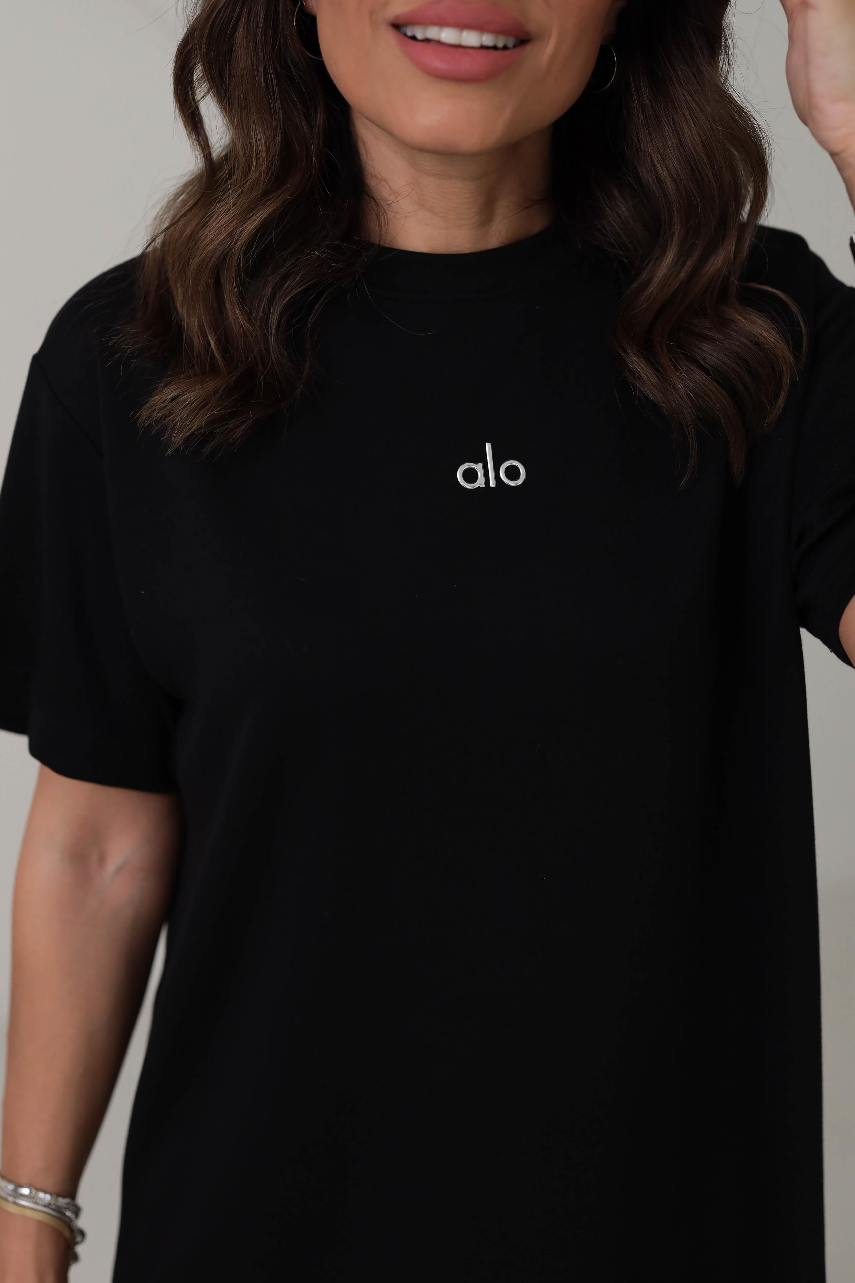 I}