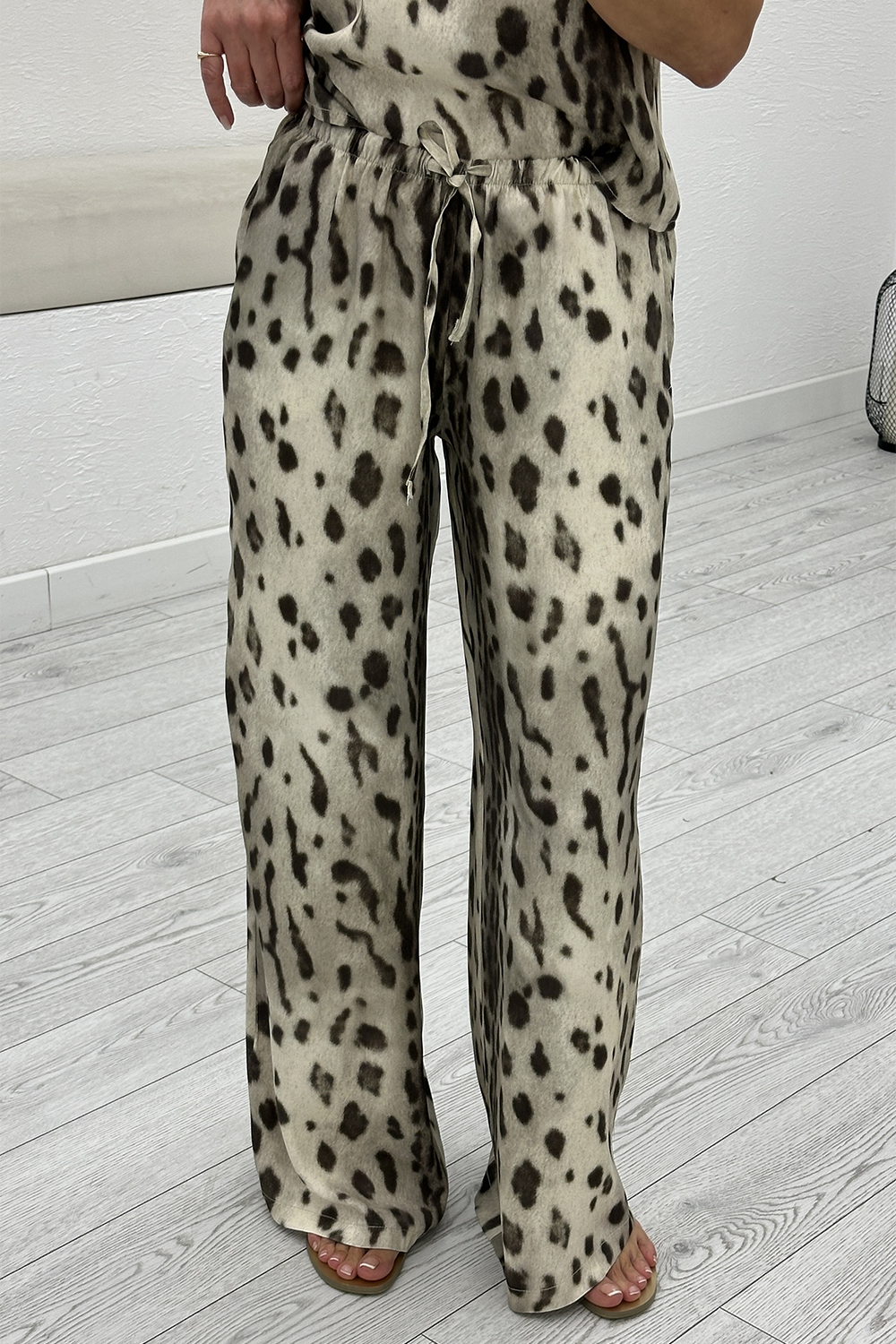 Bej Leopar Desen Saten Takım 8415
