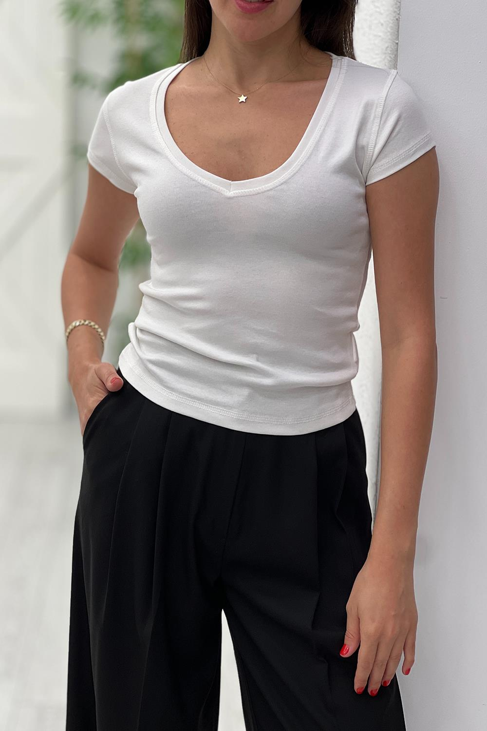 Beyaz V Yaka Basic Tshirt 4794