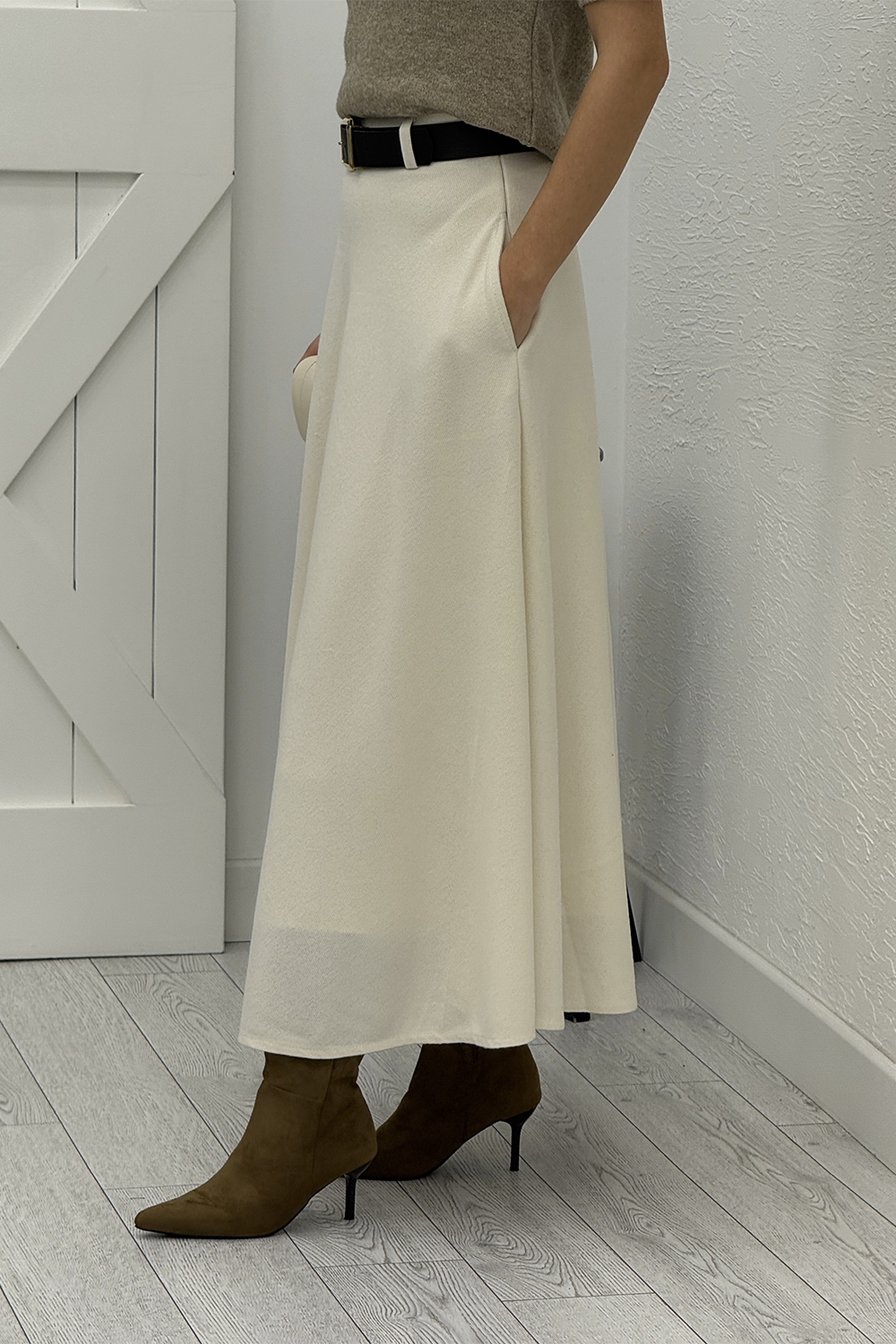 Ekru Kemerli Örme Verev Etek 7716