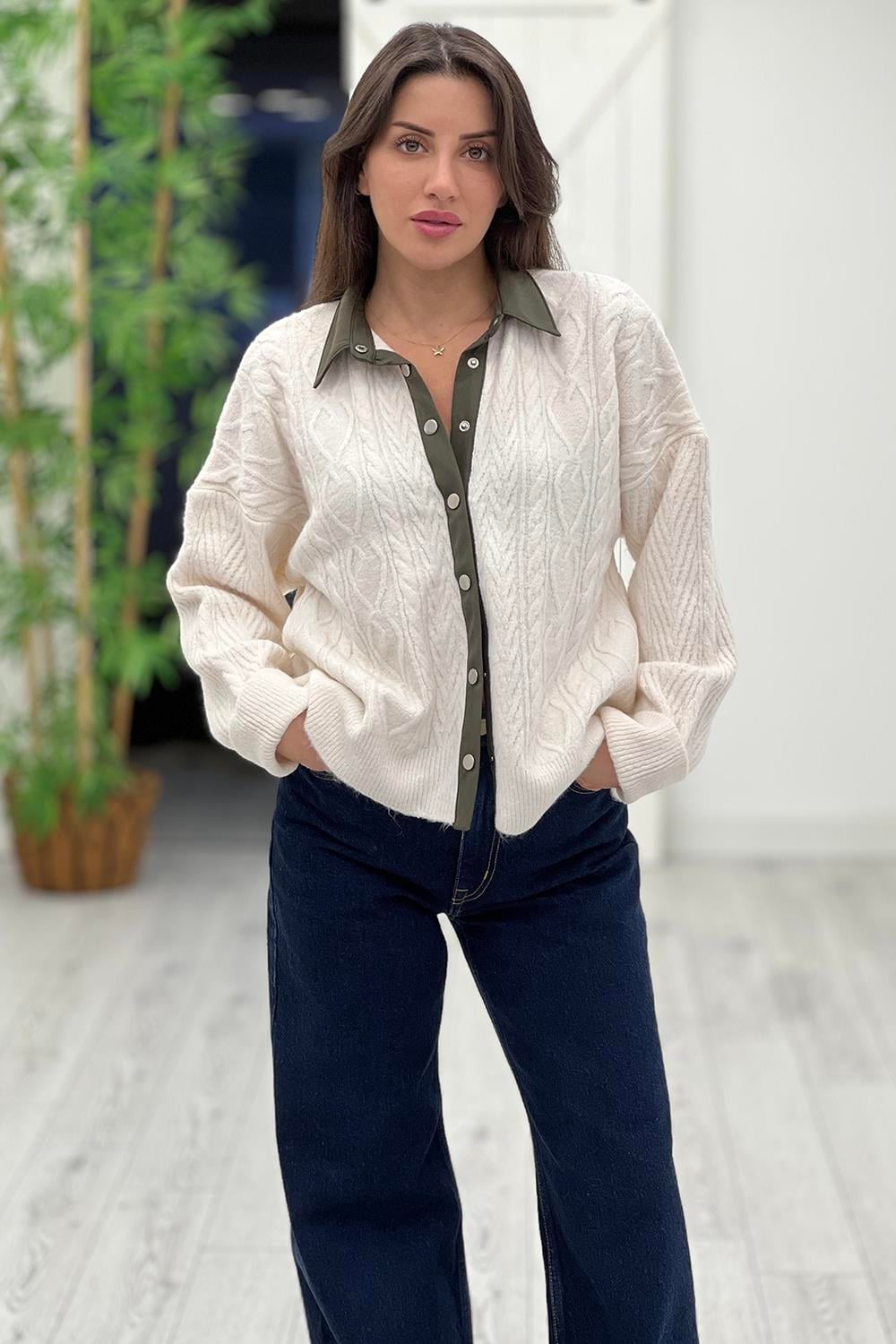 Krem Polo Yakalı Hırka 241063