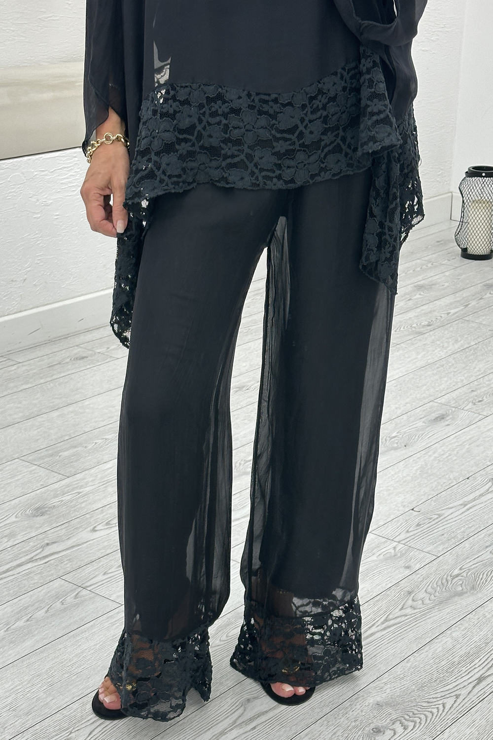 Siyah Dantelli İpek Takım 67956