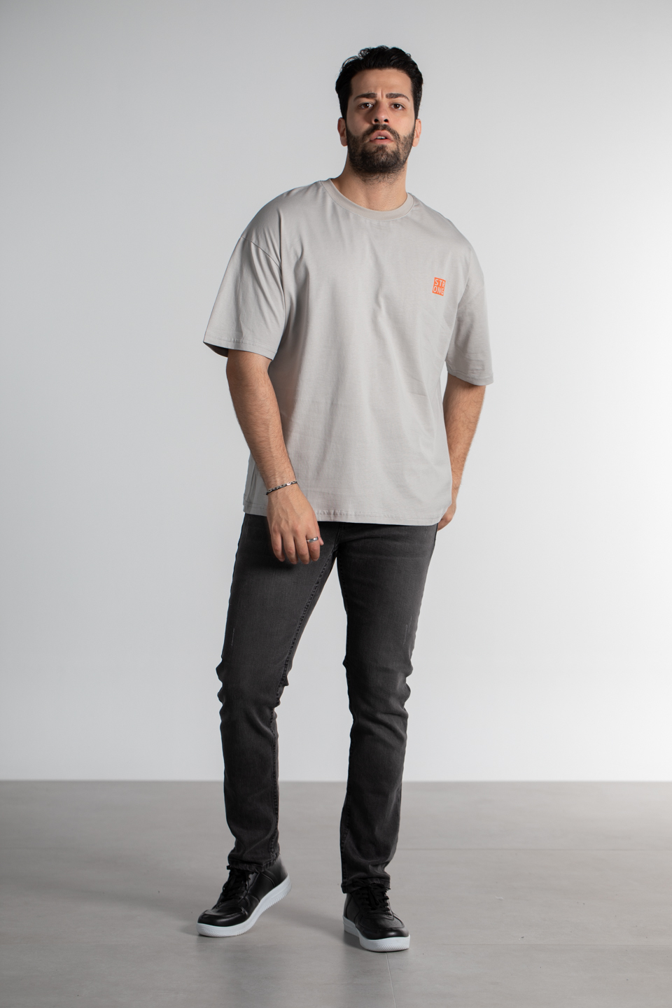 Arkası never give up baskılı oversize t-shirt-4464 B.Gri