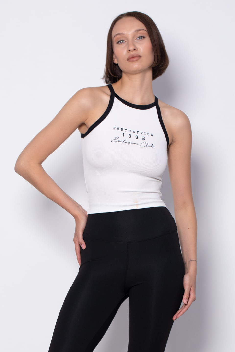 Askılı yazı baskılı crop body-5669 Beyaz