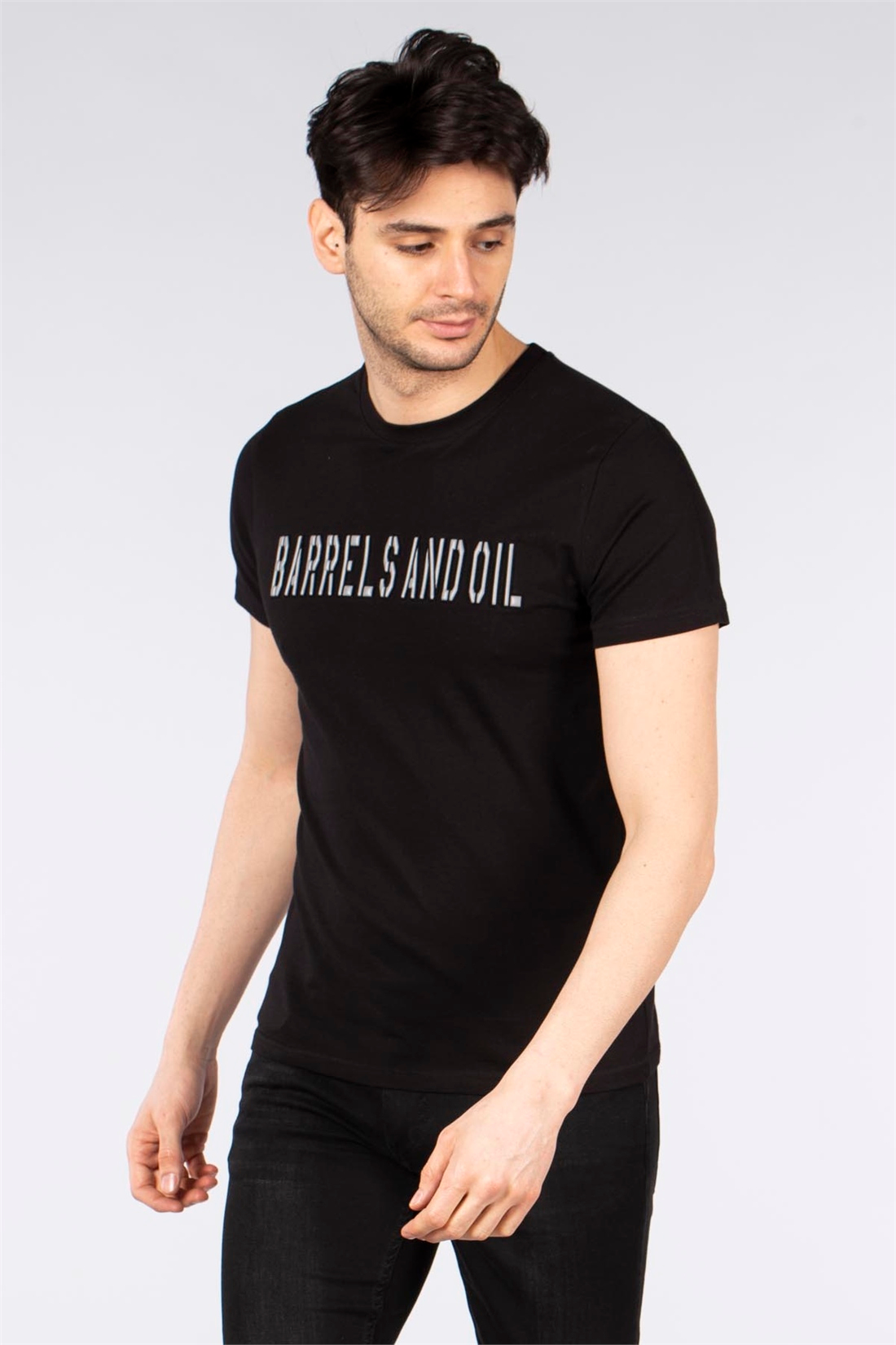 Barrels And Oil Baskılı T-Shirt-Siyah
