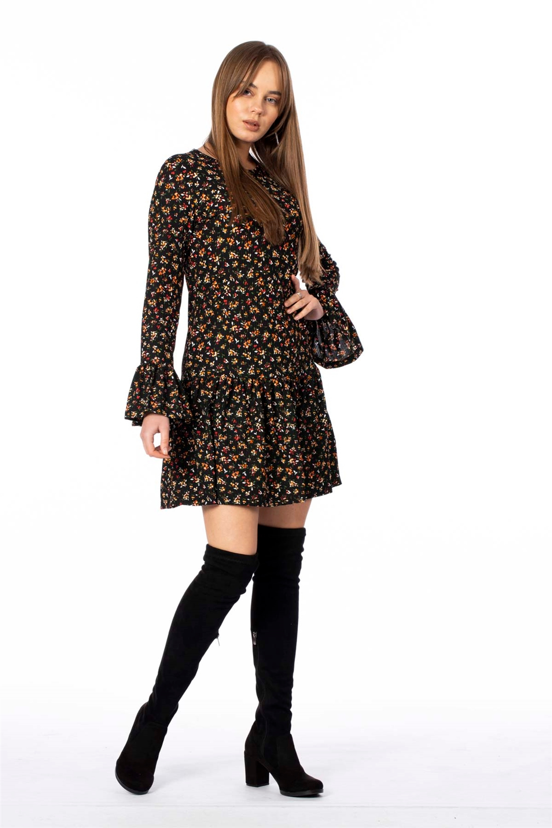 Çiçek Desenli Kolu Volanlı Elbise-Siyah